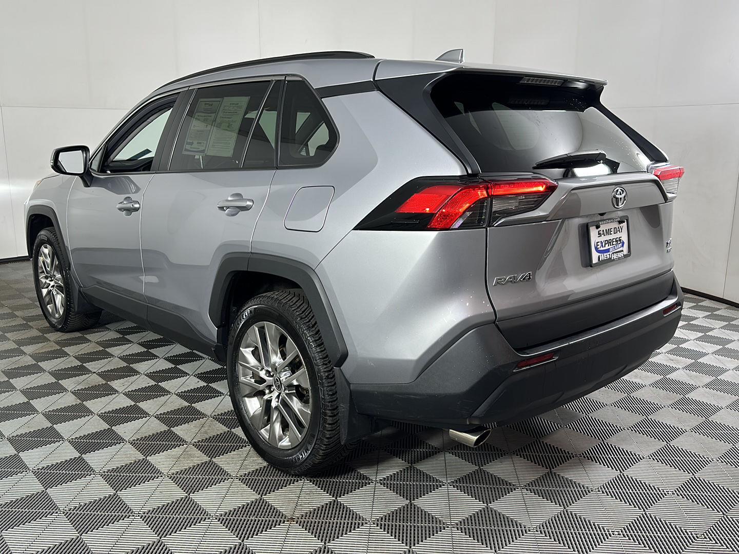 Certified Used 2021 Silver Sky Metallic Toyota XLE Premium image 7