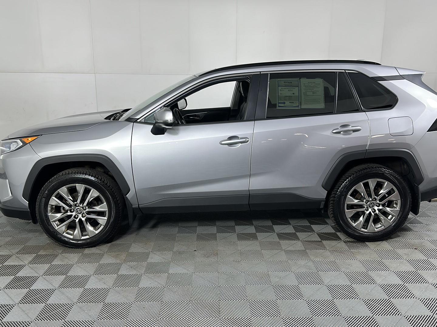 Certified Used 2021 Silver Sky Metallic Toyota XLE Premium image 8
