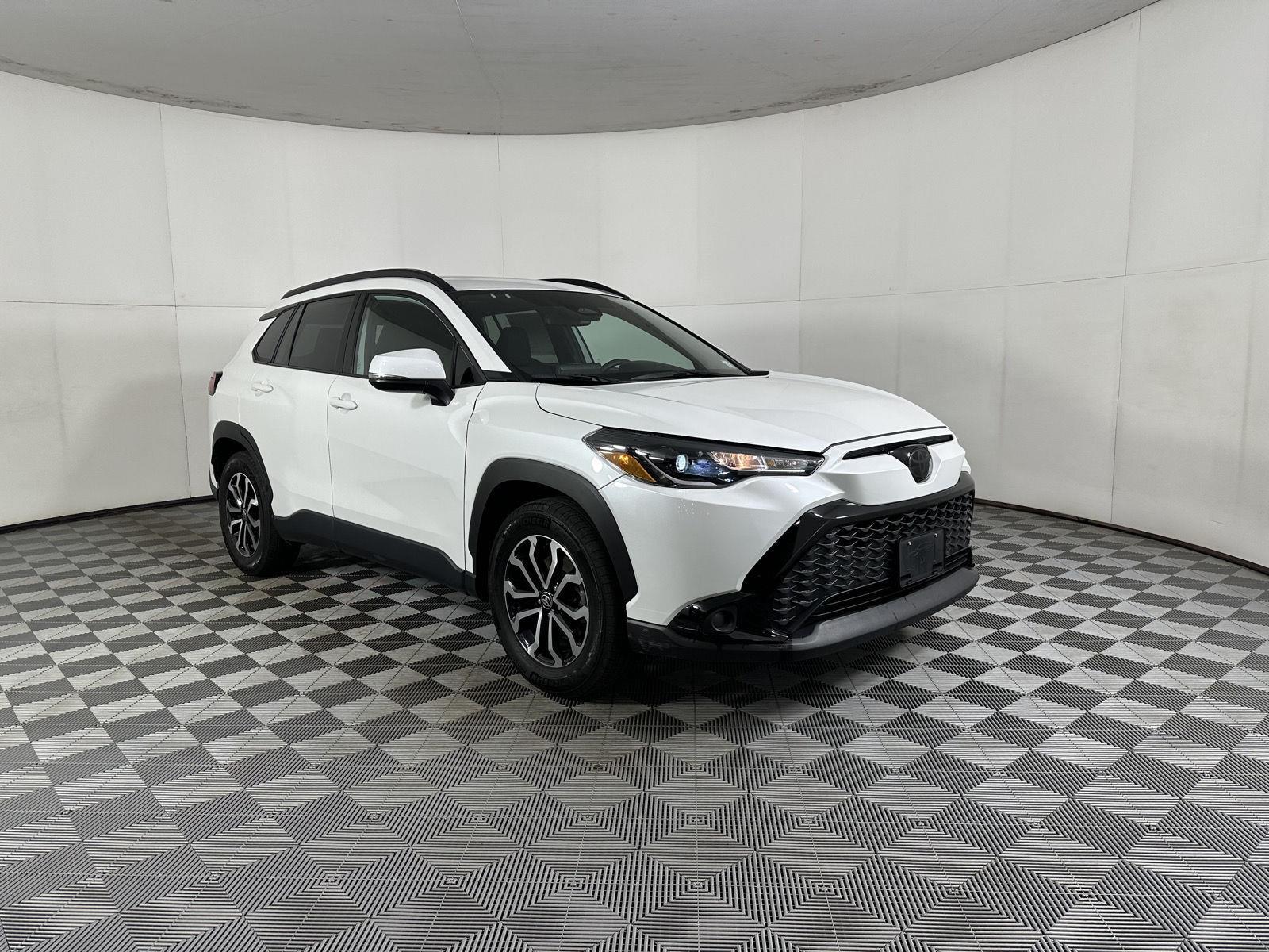 Certified Used 2024 Wind Chill Pearl Toyota Hybrid SE image 19