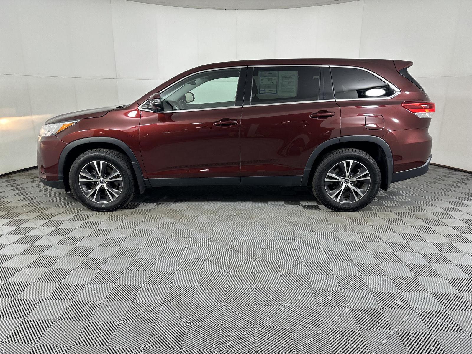 Used 2019 Ooh La La Rouge Mica Toyota LE image 8