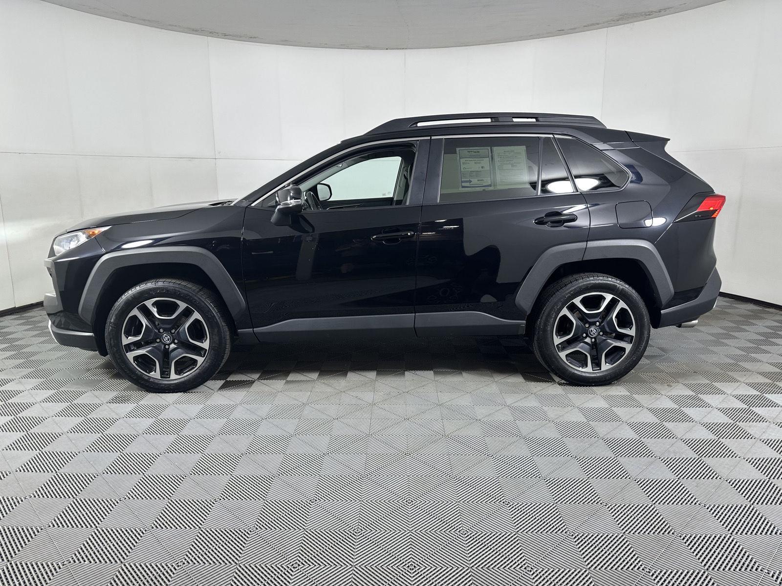 Used 2019 Midnight Black Metallic Toyota Adventure image 10