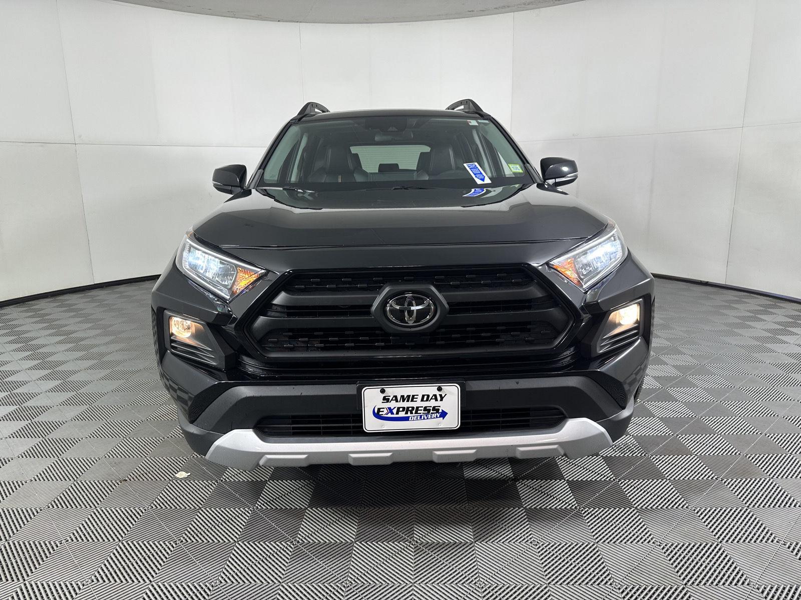 Used 2019 Midnight Black Metallic Toyota Adventure image 12
