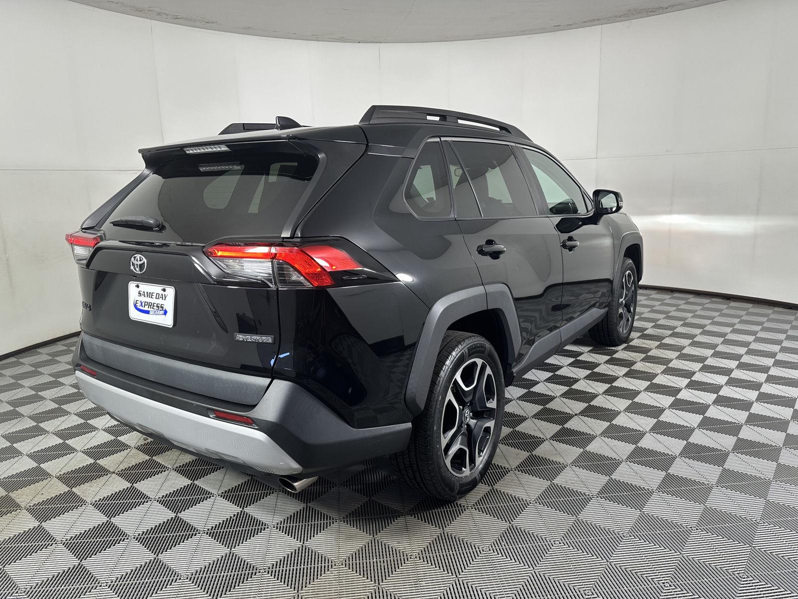 Used 2019 Midnight Black Metallic Toyota Adventure image 15
