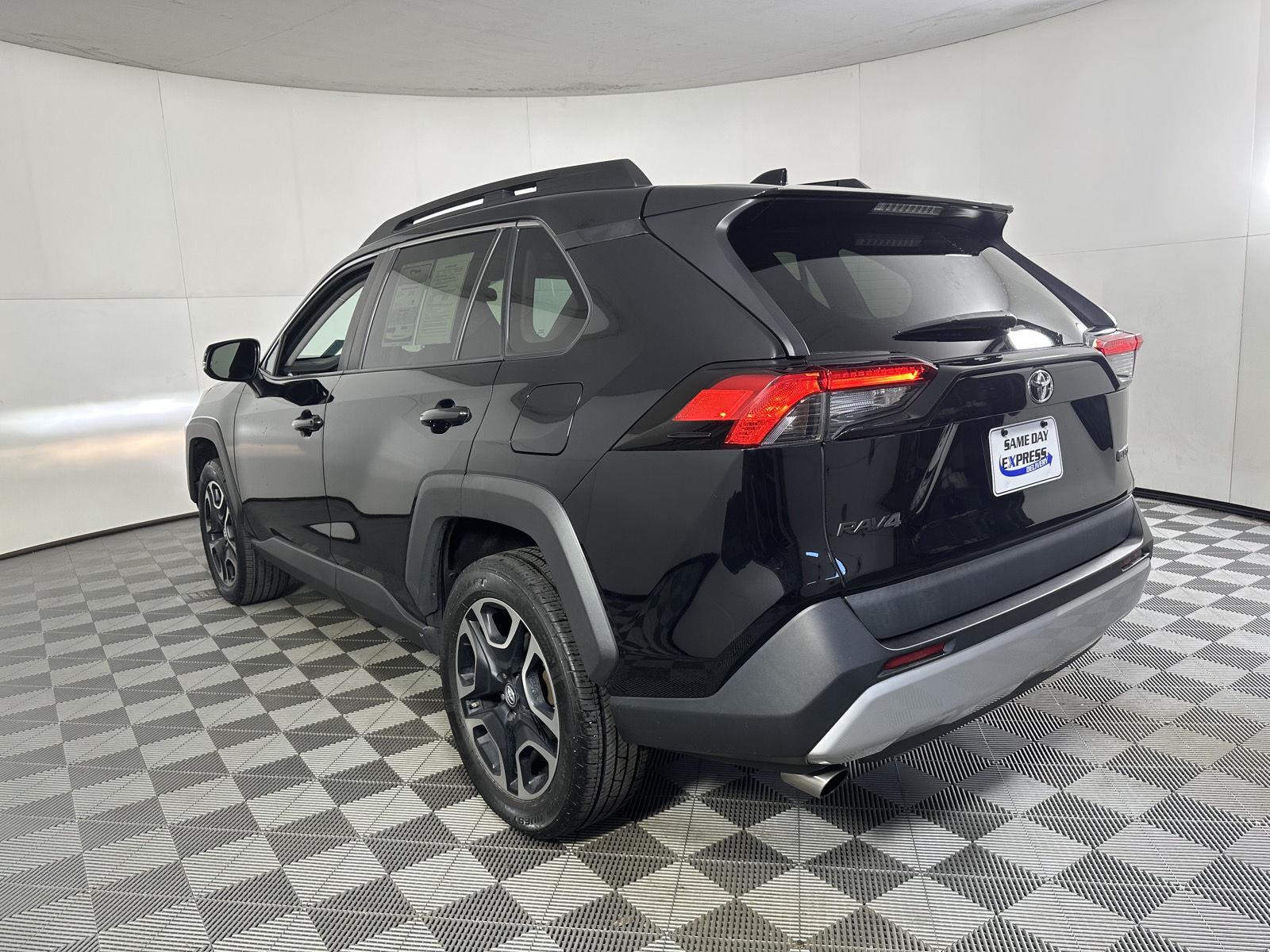 Used 2019 Midnight Black Metallic Toyota Adventure image 17