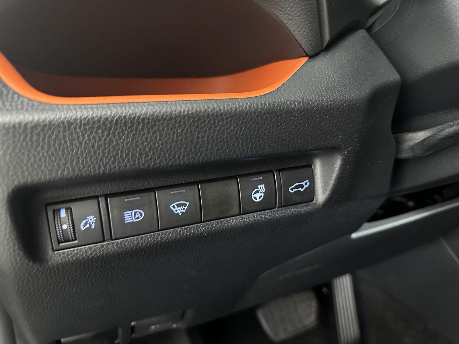 Used 2019 Midnight Black Metallic Toyota Adventure image 22