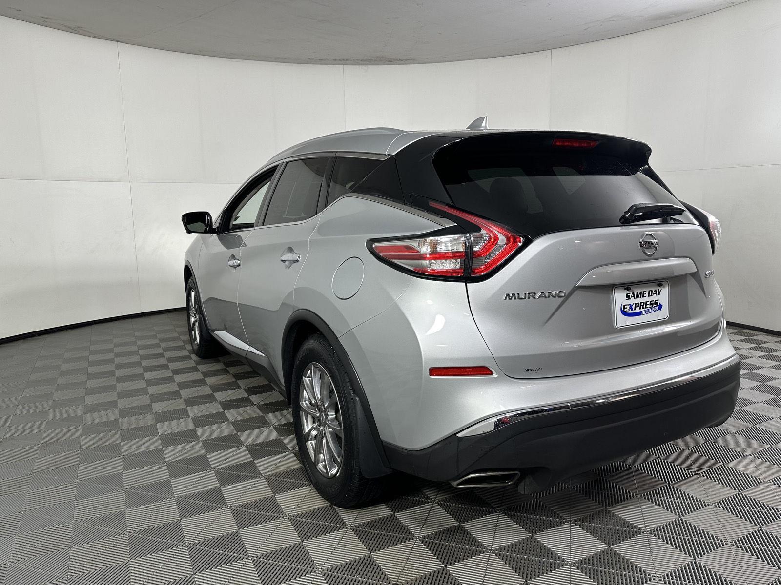 Used 2016 Brilliant Silver Metallic Nissan SL image 16