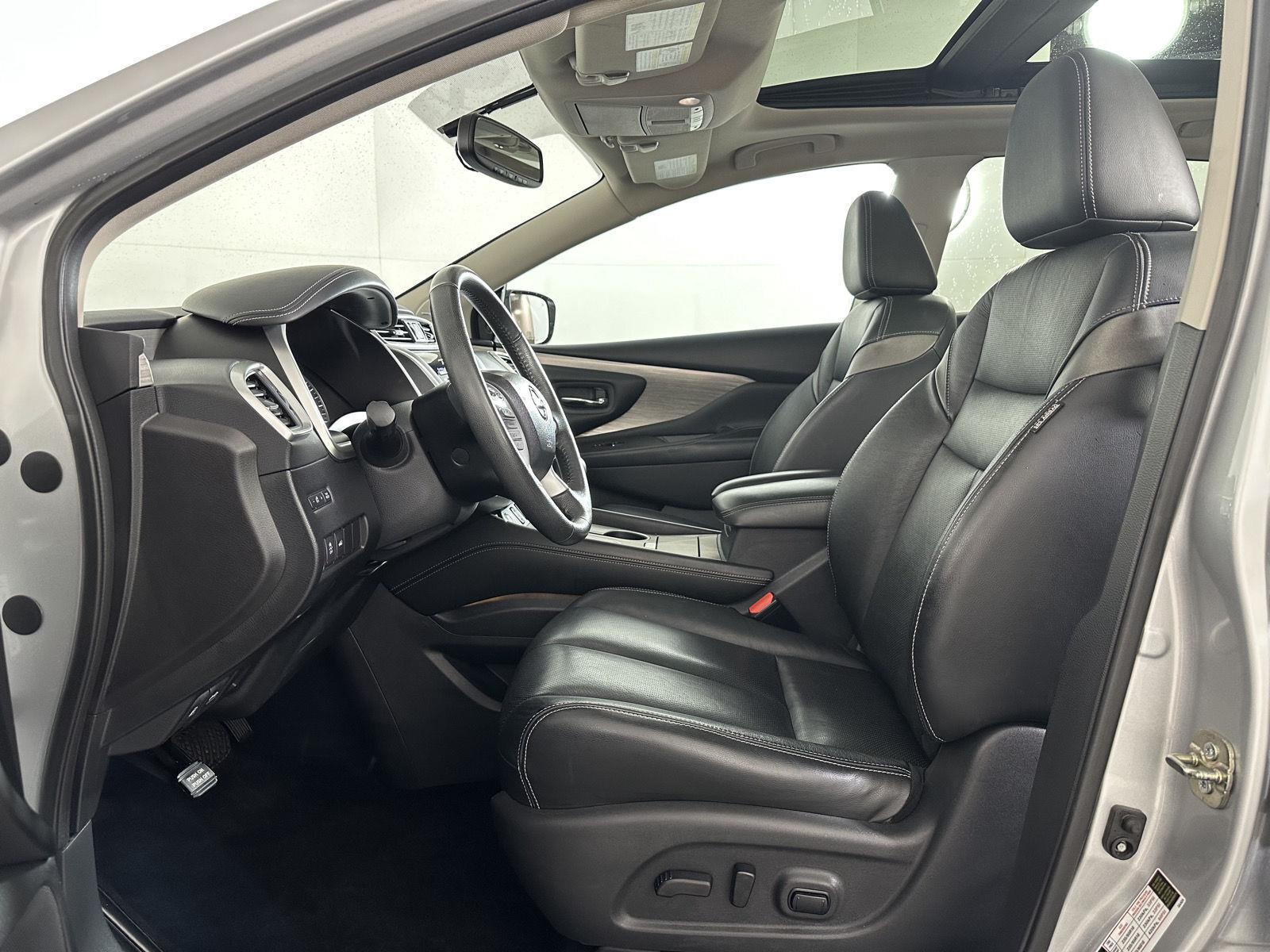 Used 2016 Brilliant Silver Metallic Nissan SL image 23