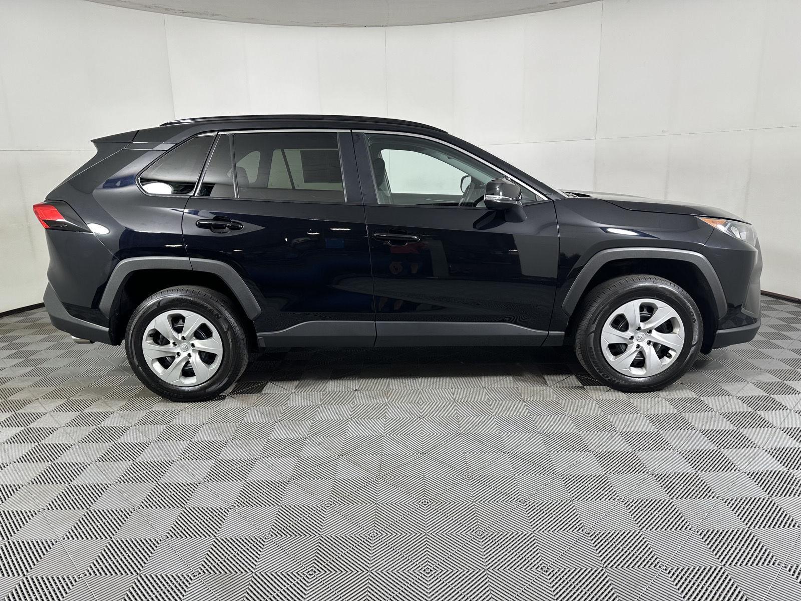Used 2021 Midnight Black Metallic Toyota LE image 27