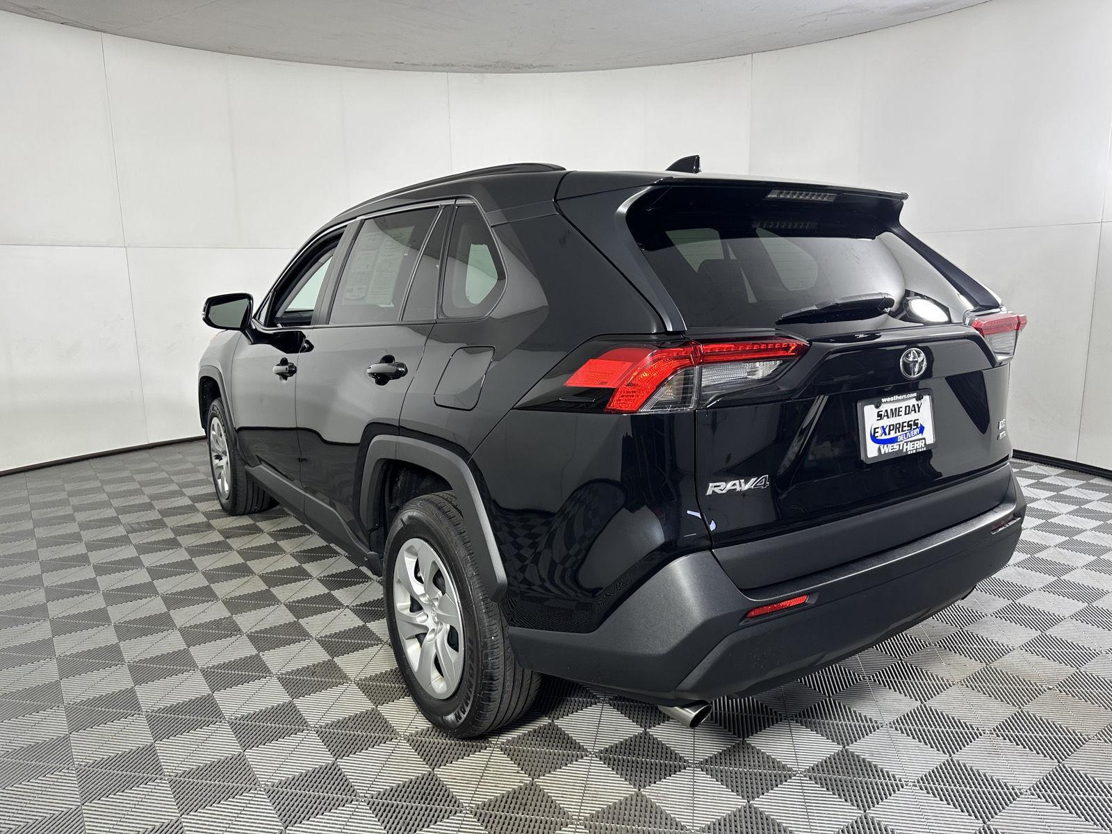 Used 2021 Midnight Black Metallic Toyota LE image 30
