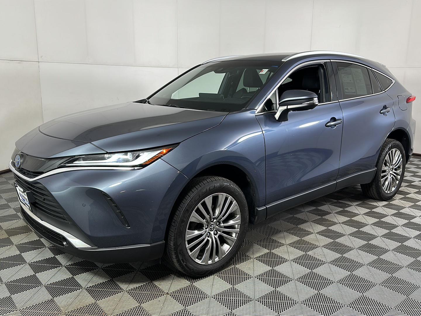 Certified Used 2022 Coastal Gray Metallic Toyota XLE image 23