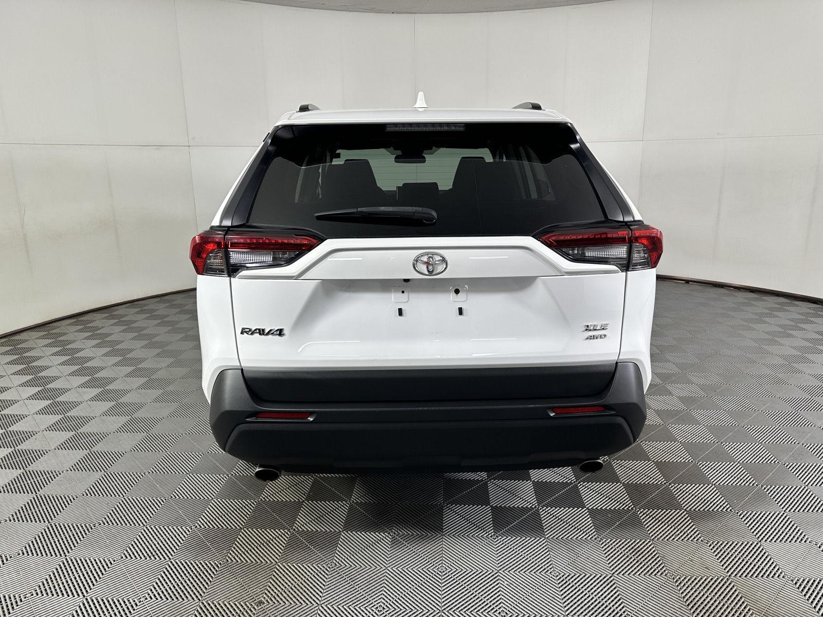 Certified Used 2022 White Toyota XLE image 15