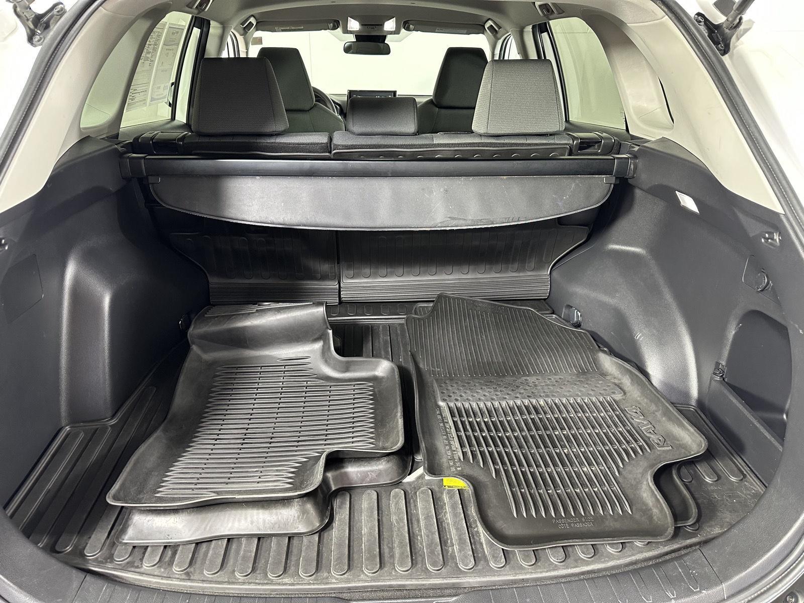 Certified Used 2022 White Toyota XLE image 18
