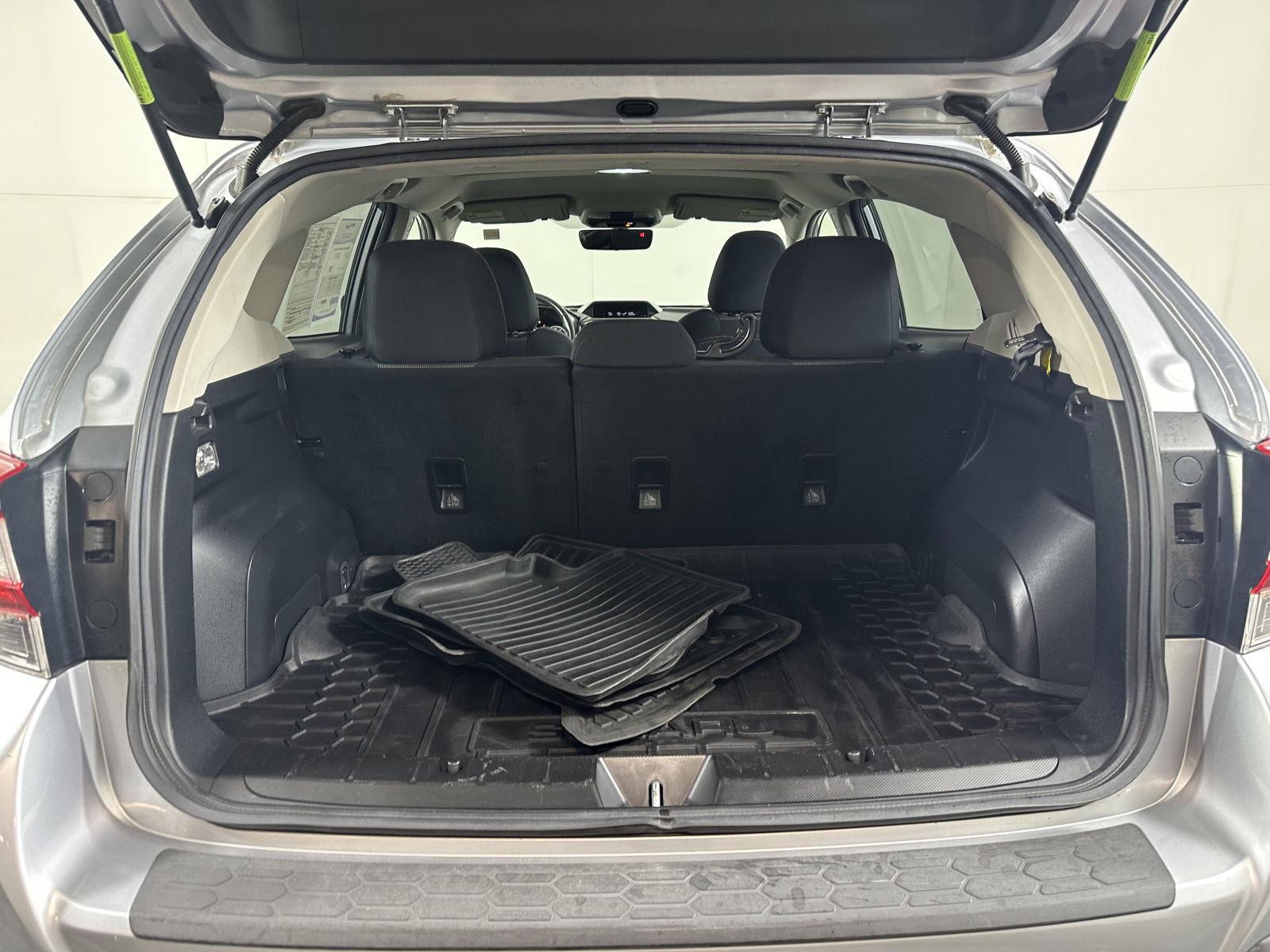 Used 2018 Ice Silver Metallic Subaru Premium image 10