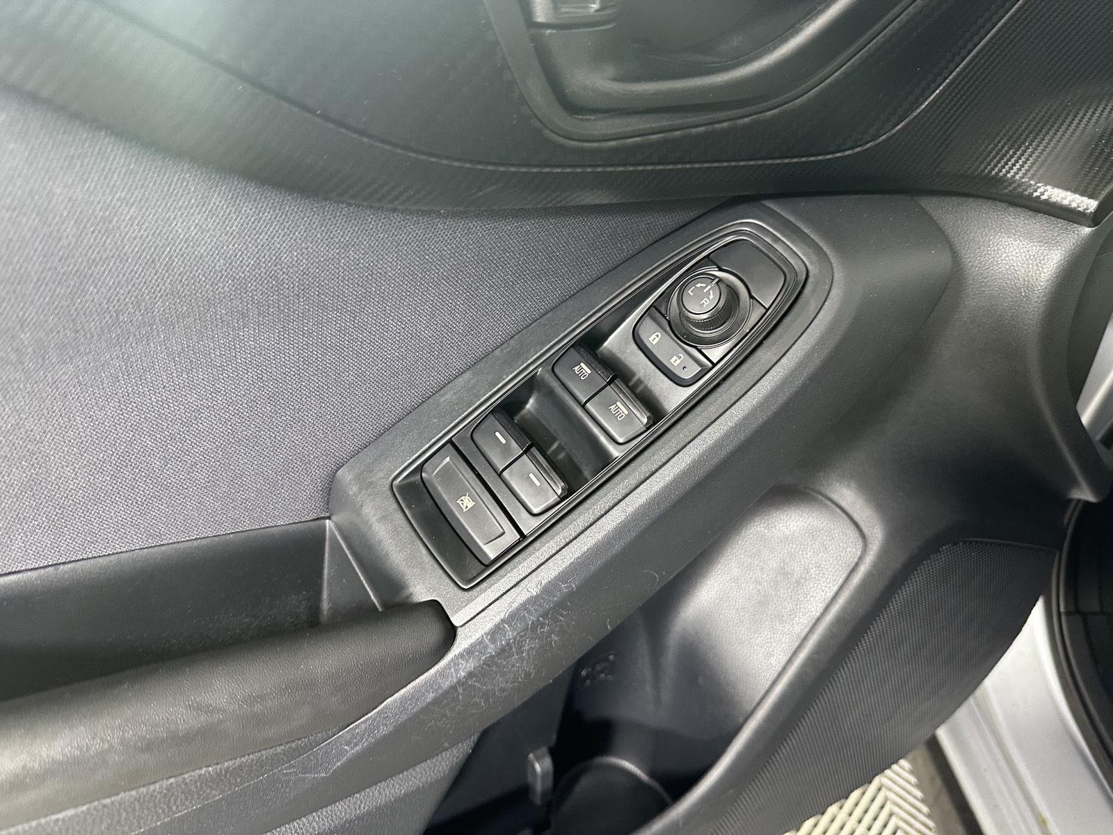 Used 2018 Ice Silver Metallic Subaru Premium image 15
