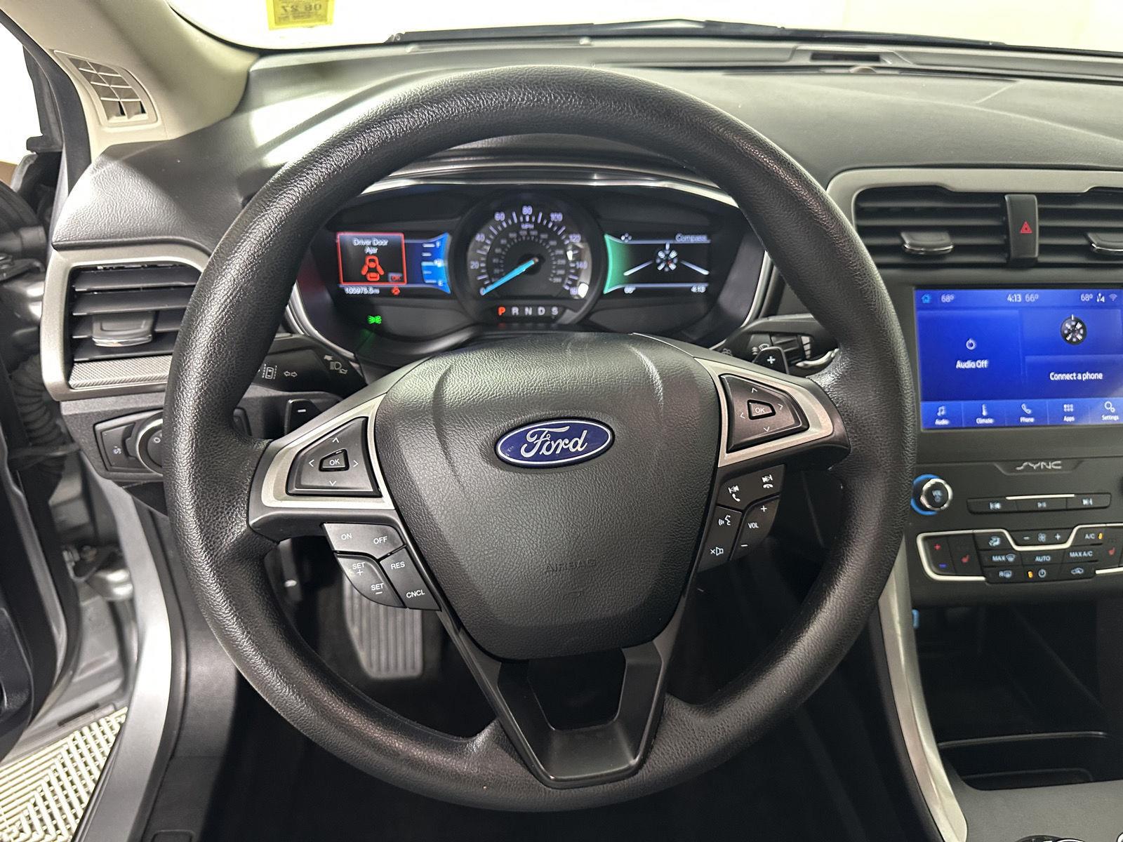 Used 2020 Iconic Silver Ford SE image 7