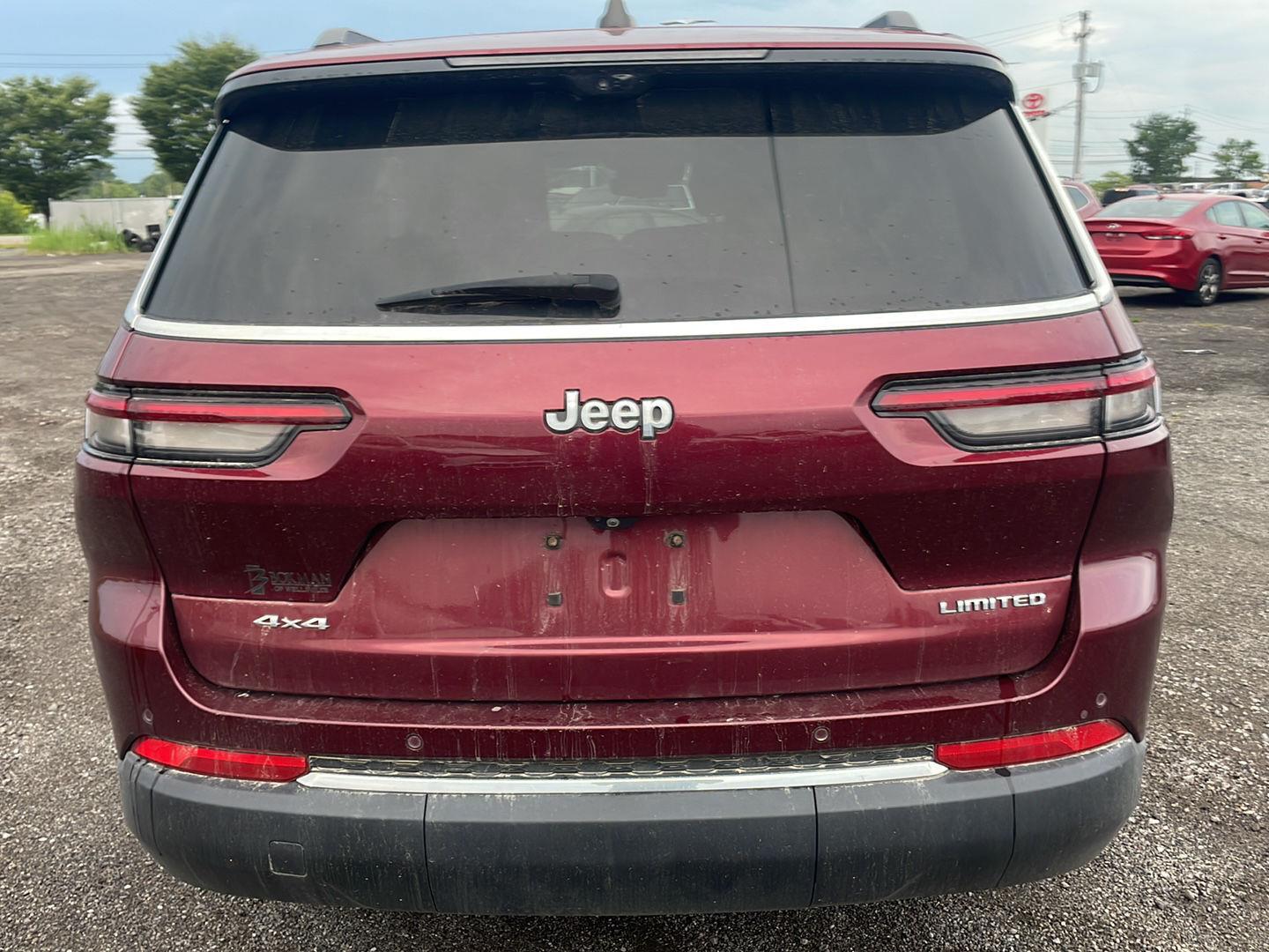 Used 2023 Velvet Red Pearlcoat Jeep Limited image 13