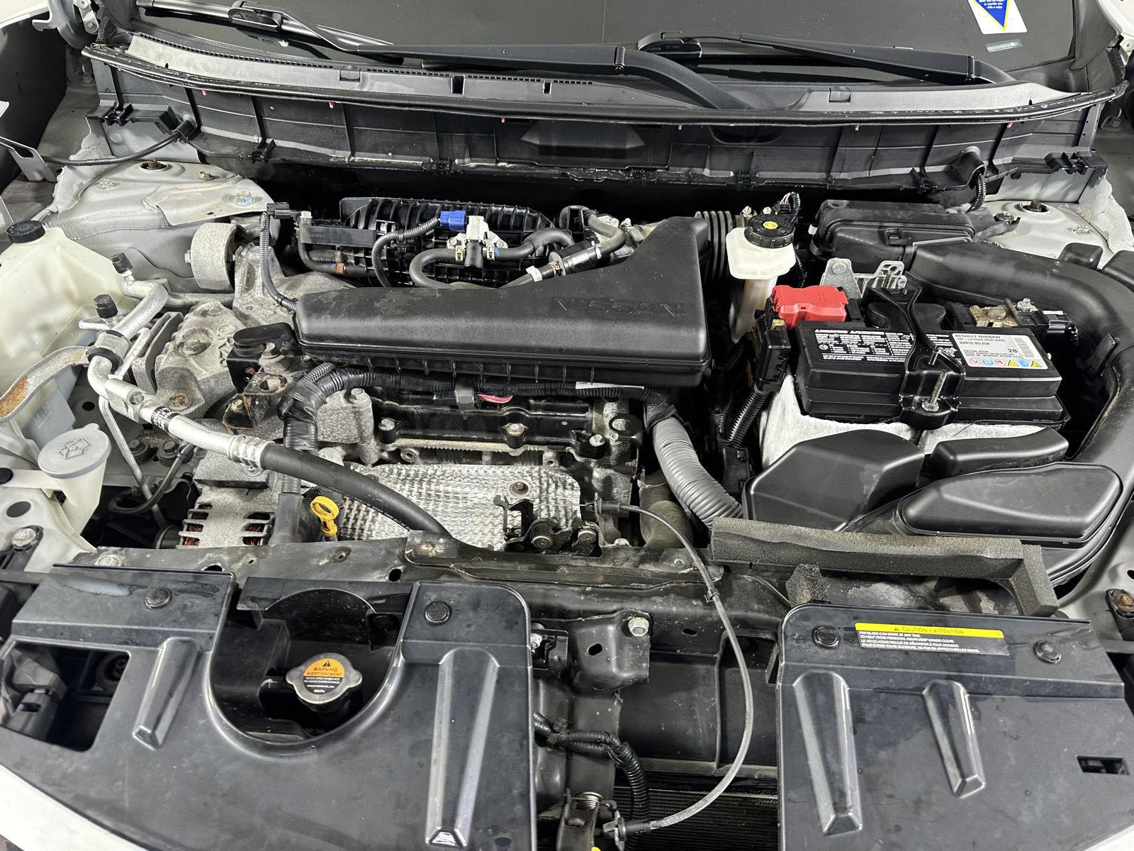 Used 2019 Brilliant Silver Metallic Nissan SL image 6
