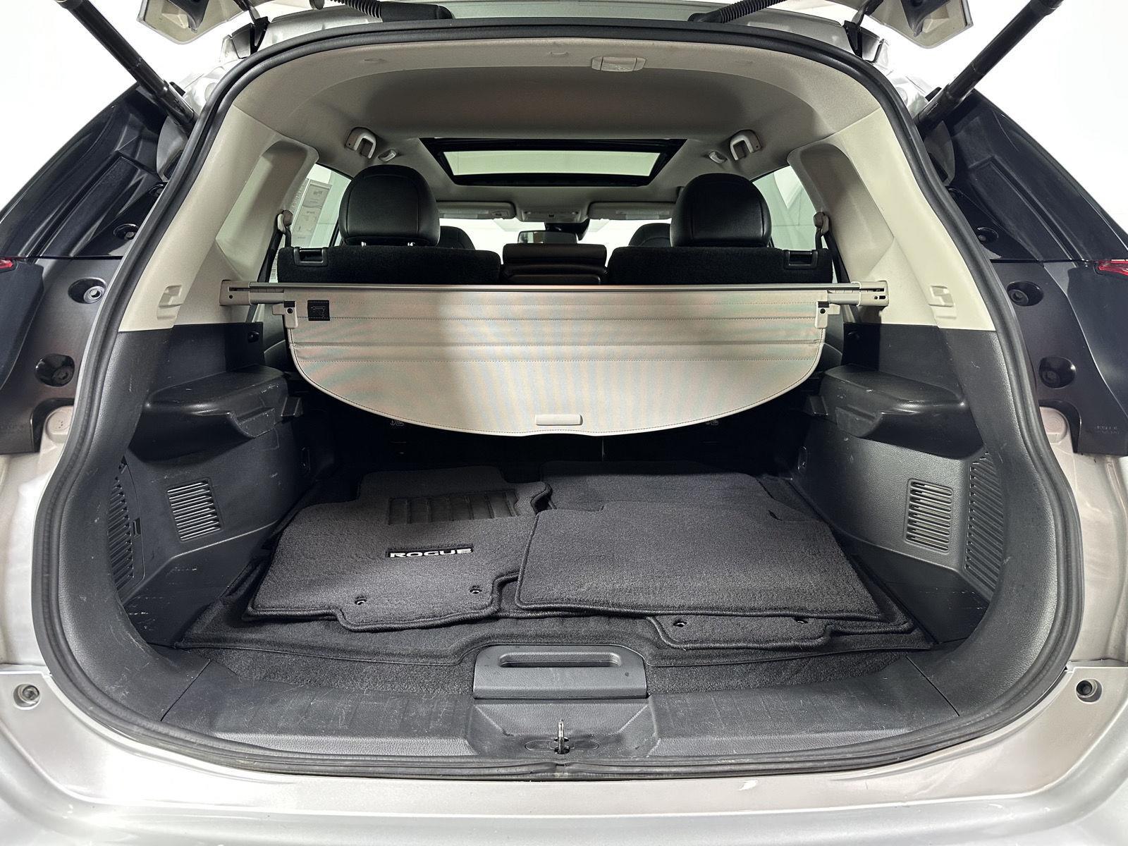 Used 2019 Brilliant Silver Metallic Nissan SL image 7
