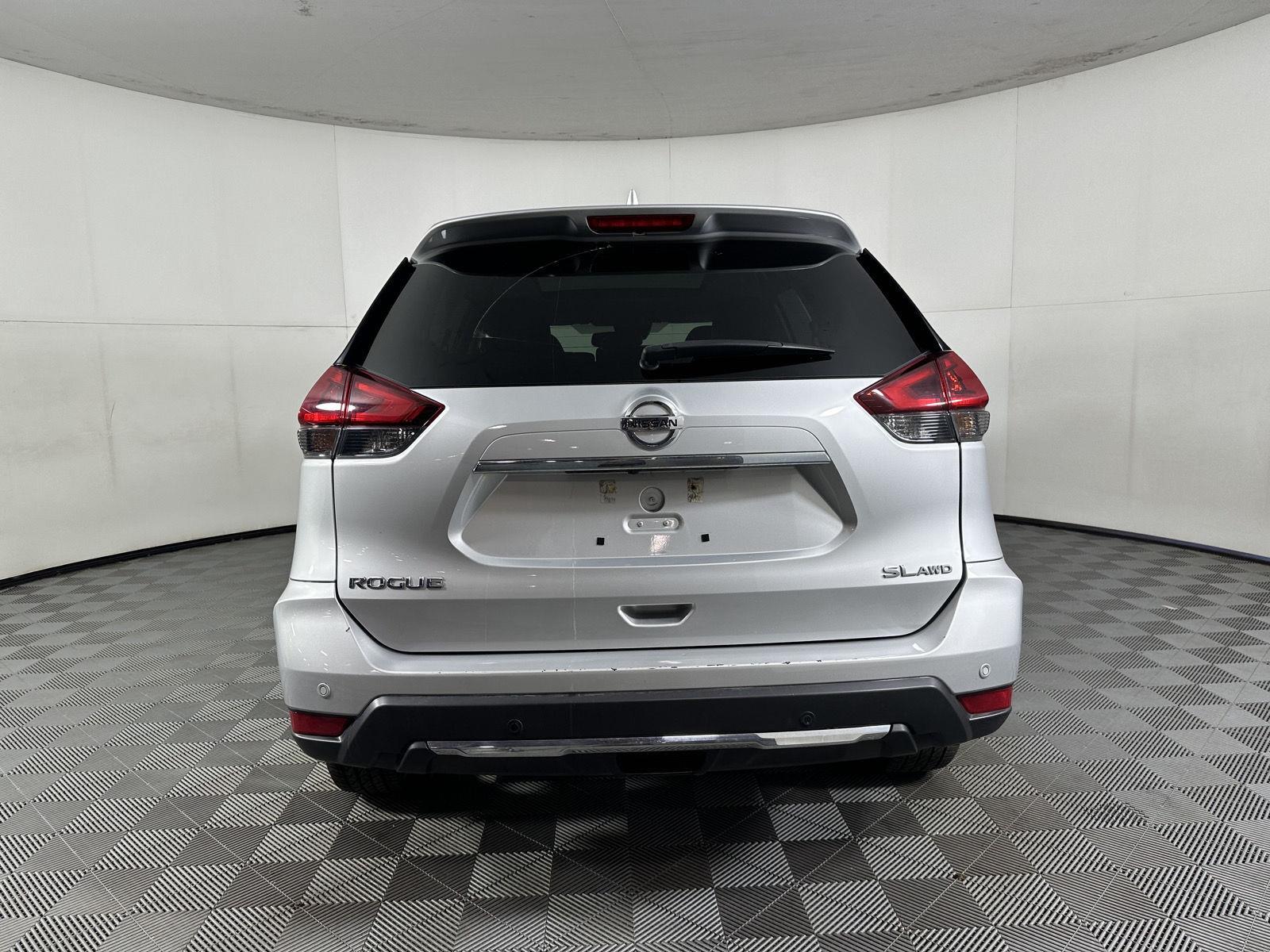 Used 2019 Brilliant Silver Metallic Nissan SL image 8