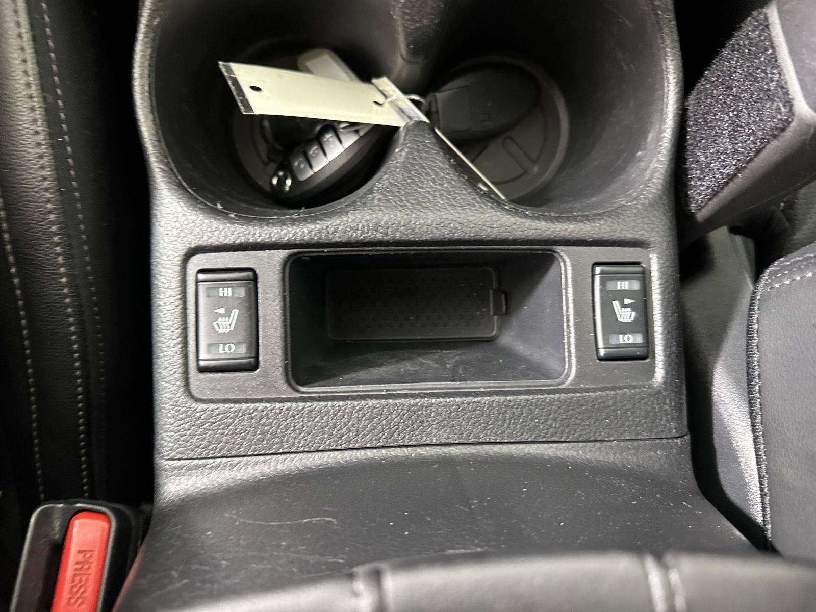 Used 2019 Brilliant Silver Metallic Nissan SL image 27