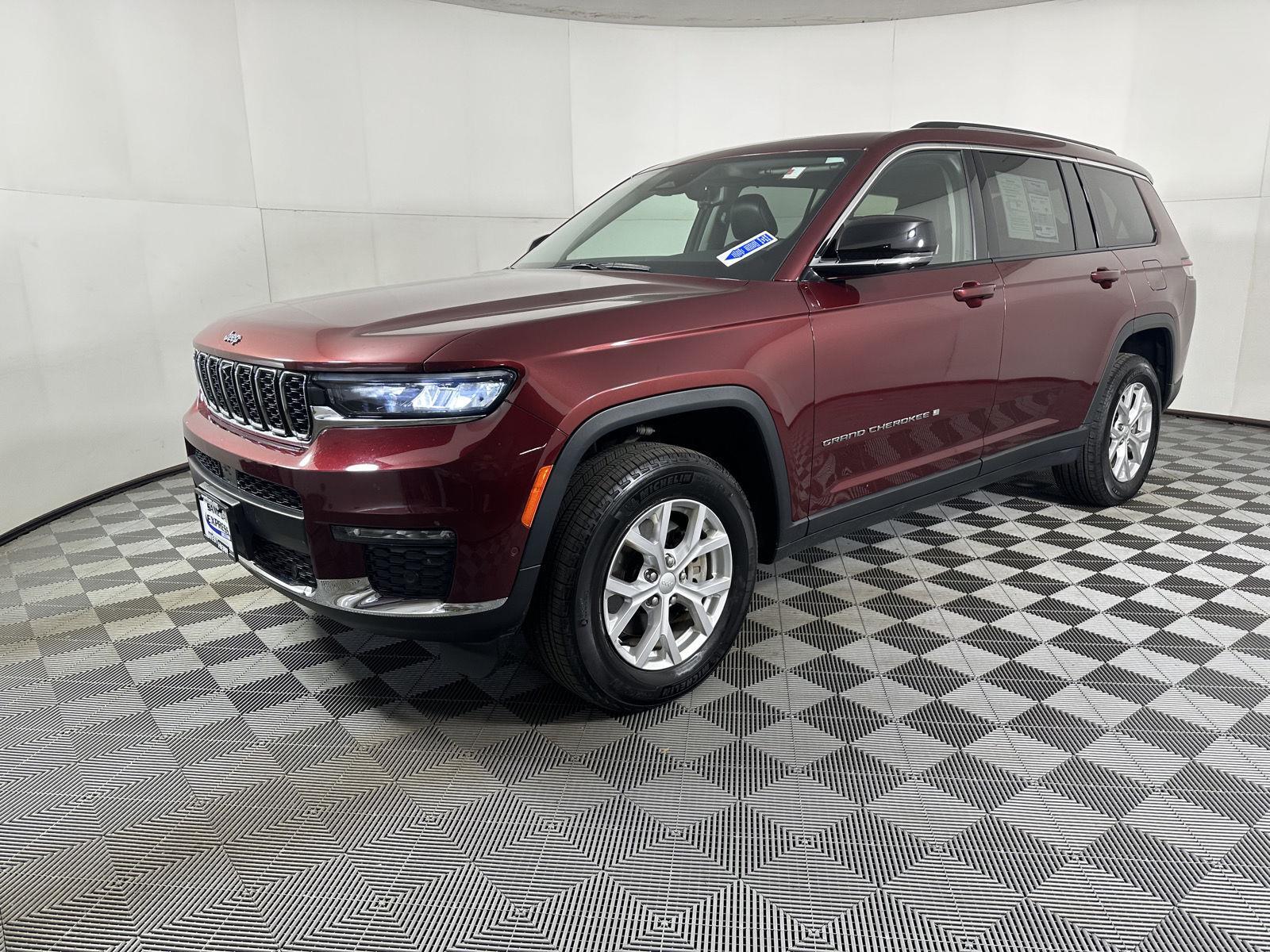 Used 2023 Velvet Red Pearlcoat Jeep Limited image 18