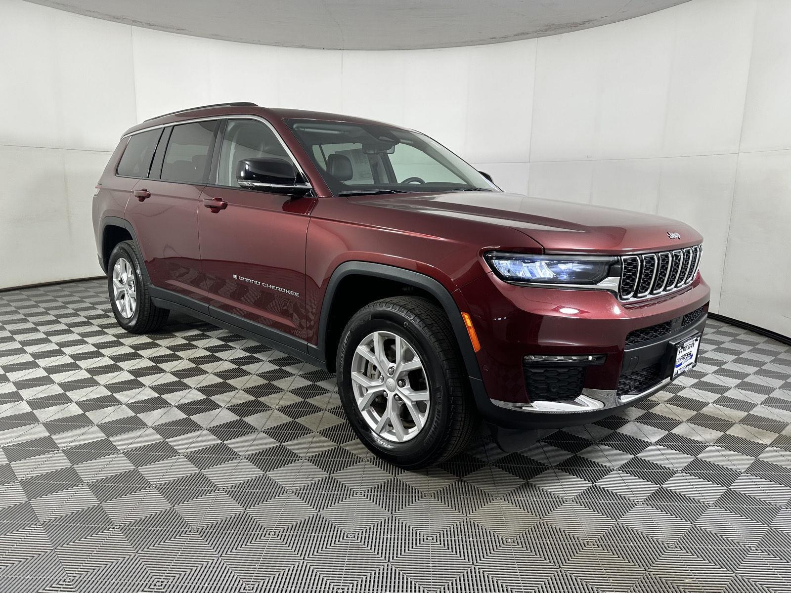 Used 2023 Velvet Red Pearlcoat Jeep Limited image 23