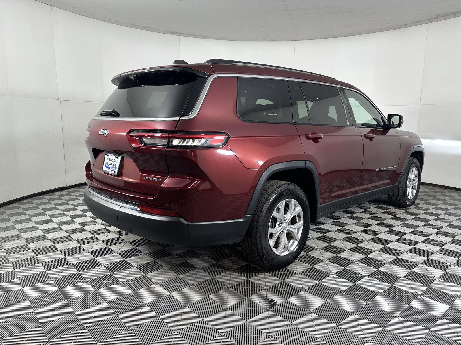 Used 2023 Velvet Red Pearlcoat Jeep Limited image 25