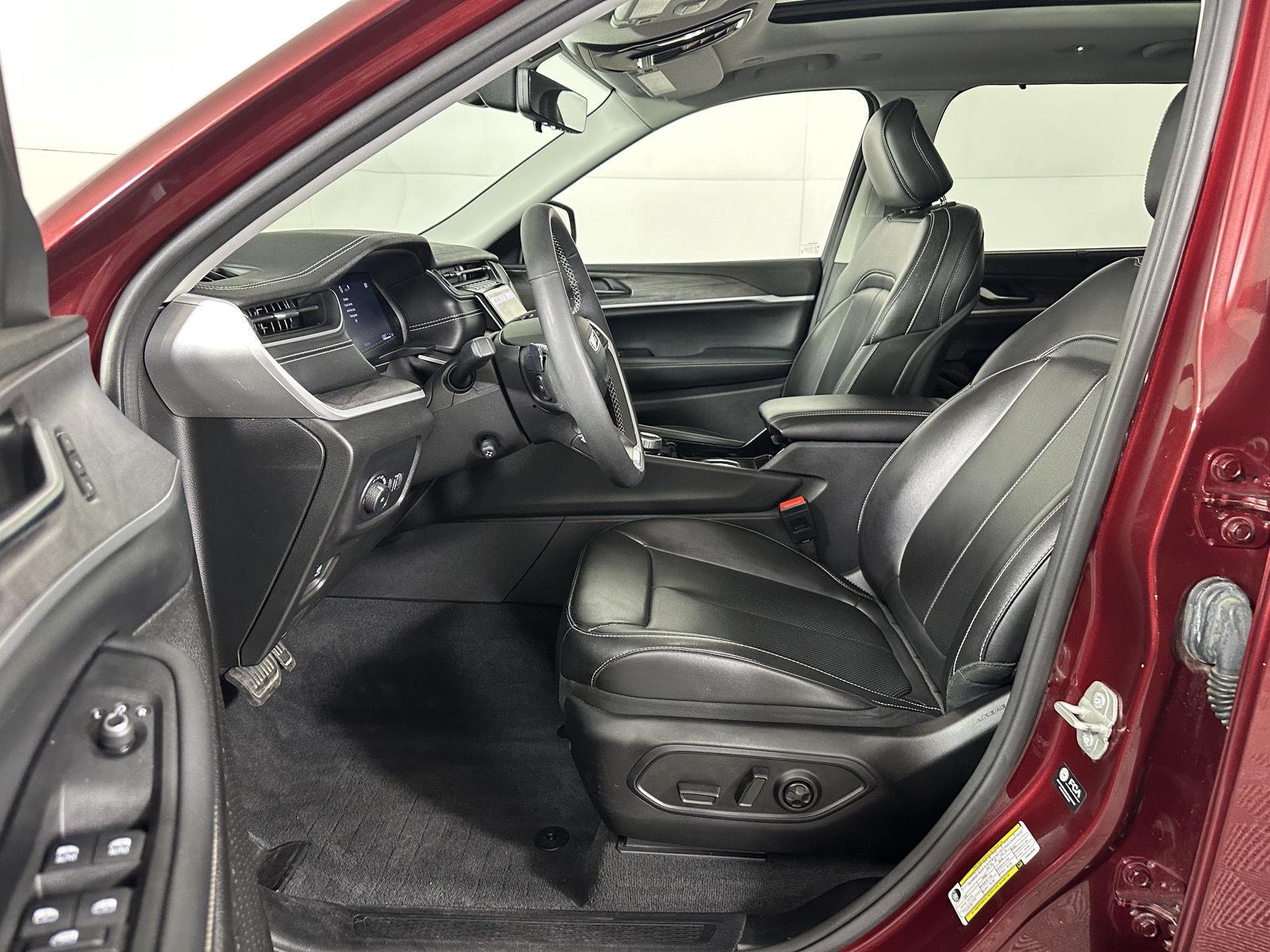 Used 2023 Velvet Red Pearlcoat Jeep Limited image 27