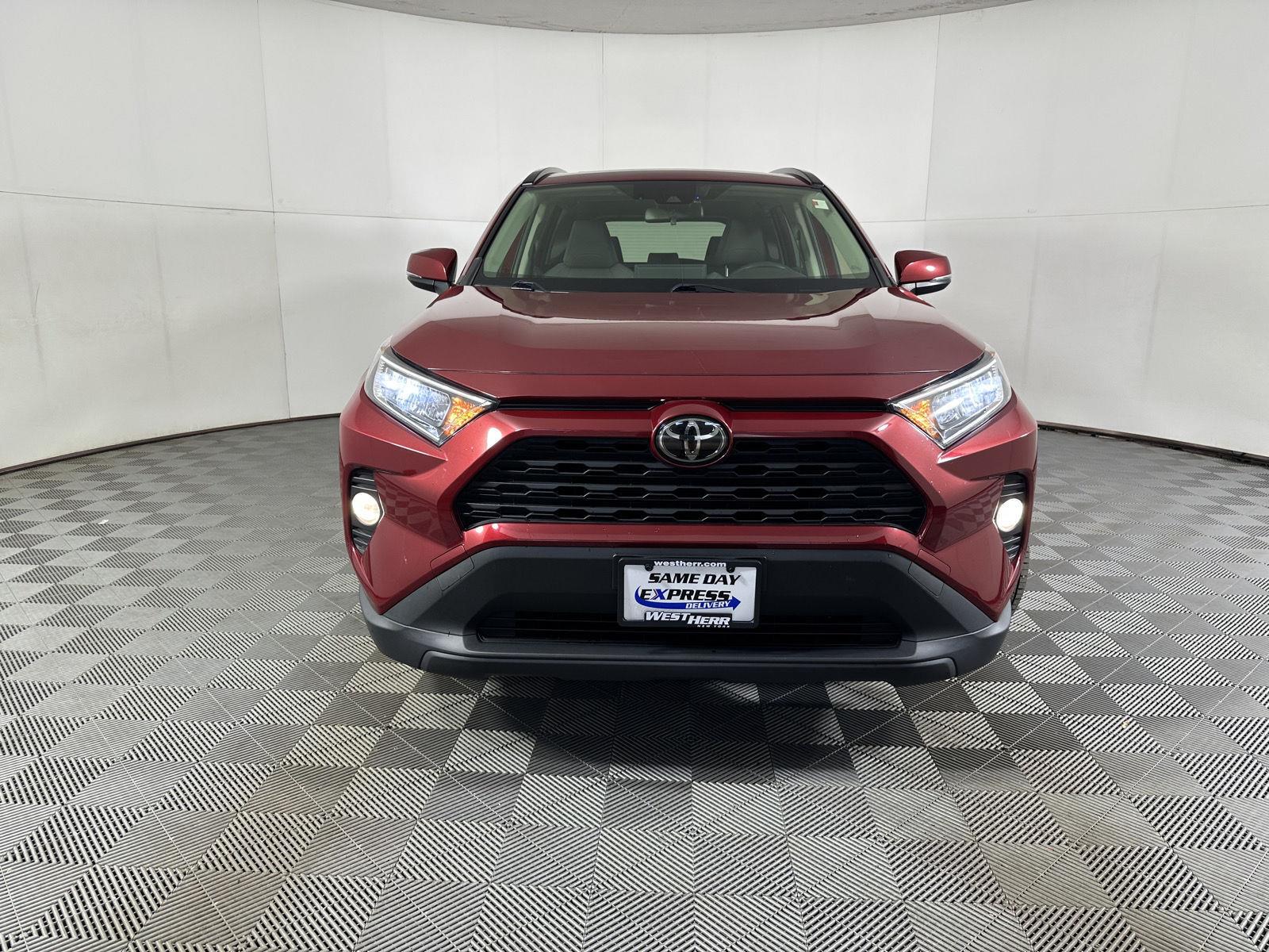 Certified Used 2021 Ruby Flare Pearl Toyota XLE image 2