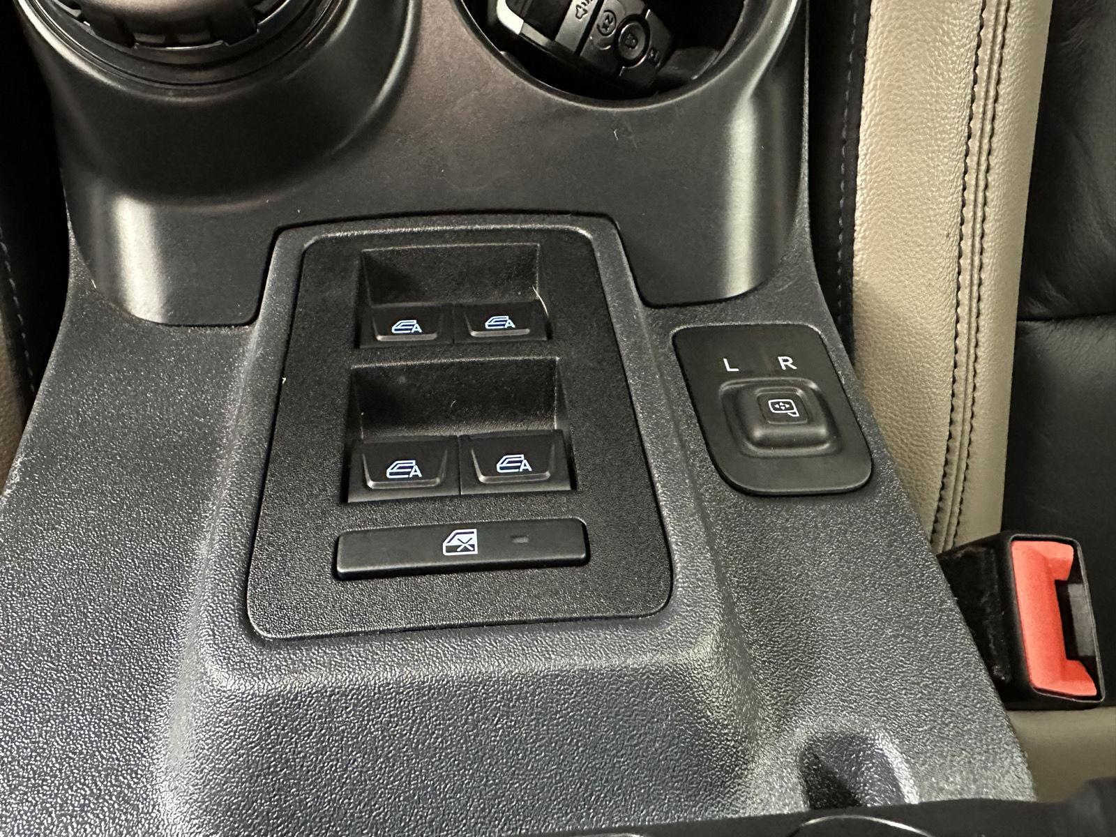 Used 2024 Iconic Silver Ford Wildtrak image 24