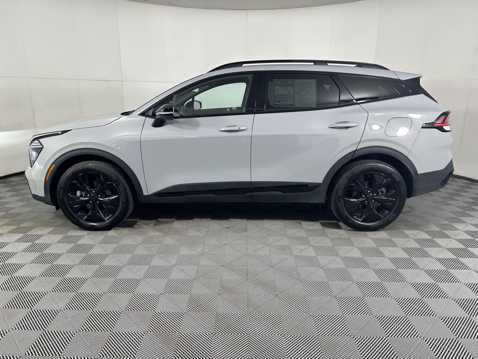 Used 2025 Wolf Gray Kia X-Line image 7