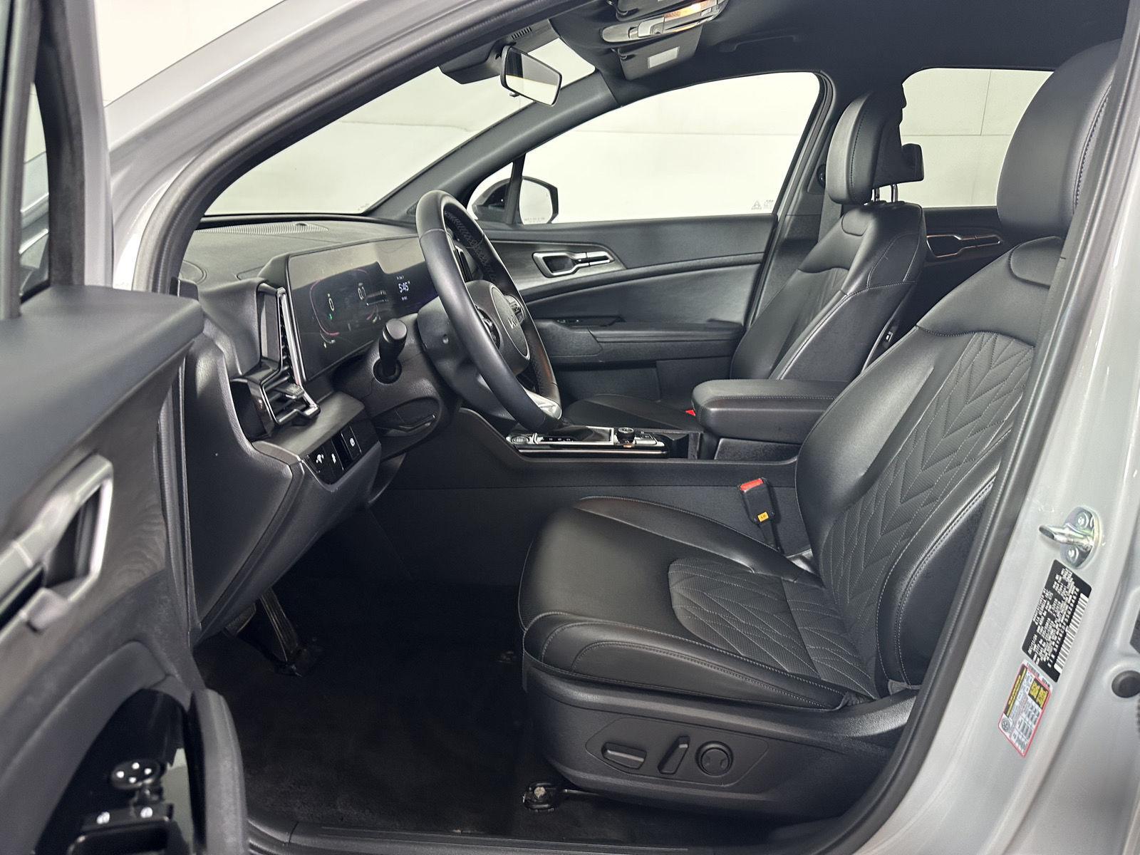 Used 2025 Wolf Gray Kia X-Line image 11