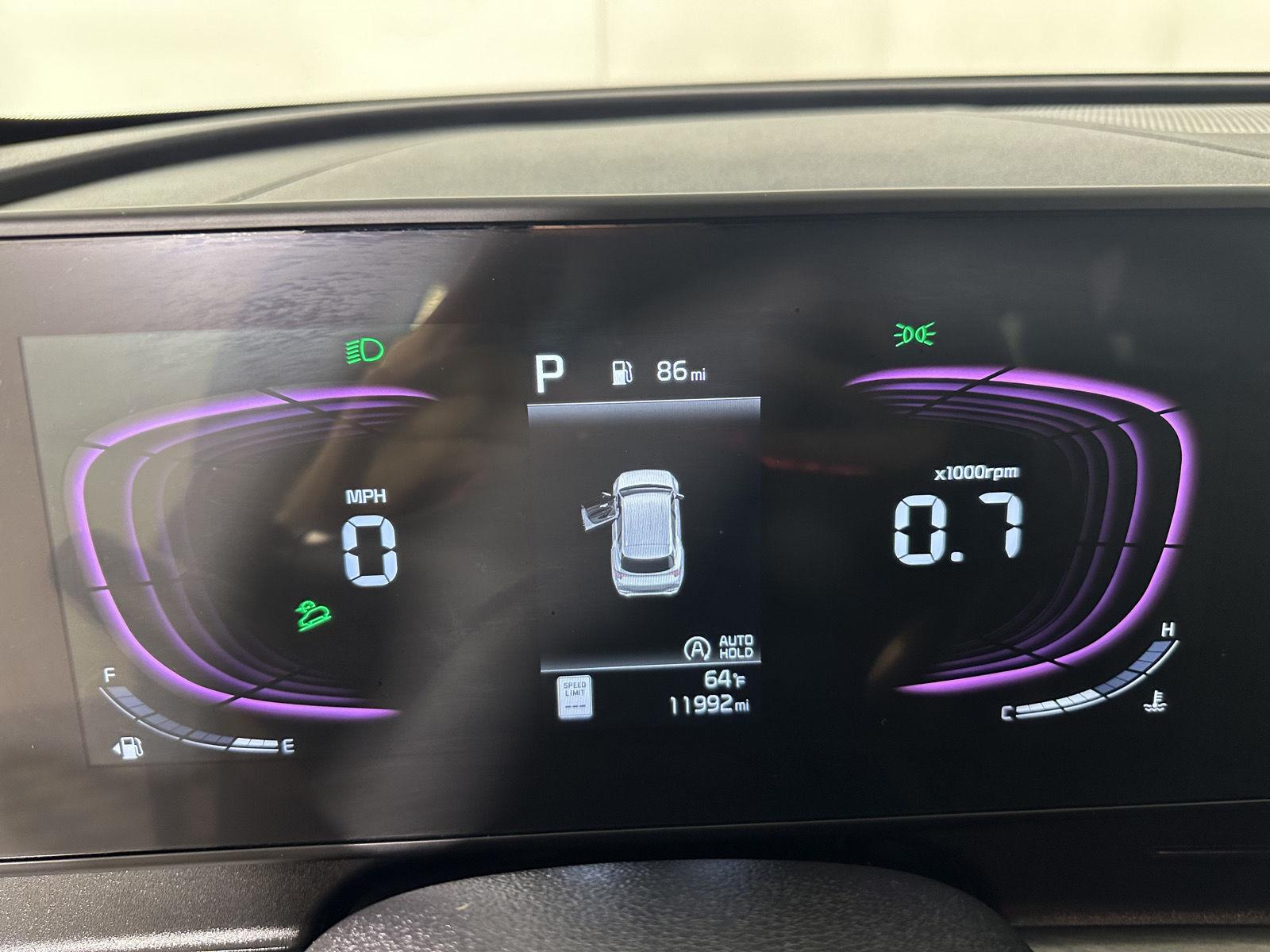 Used 2025 Wolf Gray Kia X-Line image 19