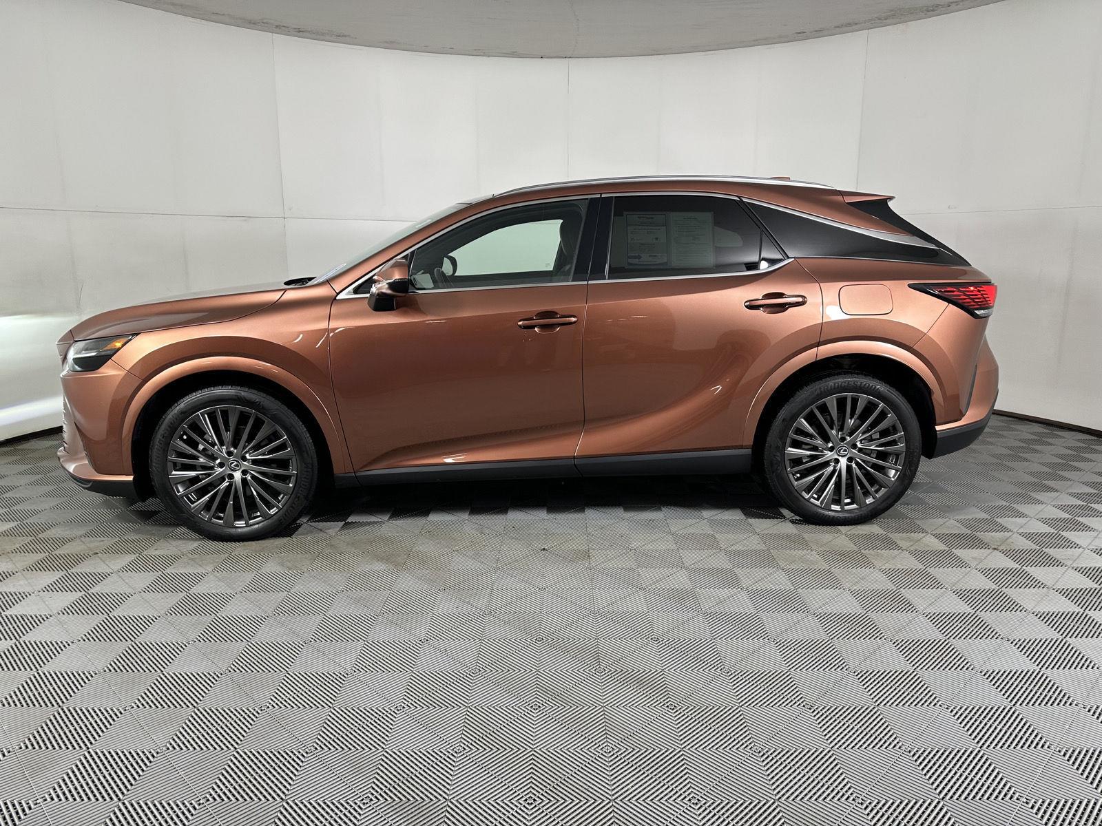 Used 2023 Copper Crest Lexus RX 350h Luxury image 3