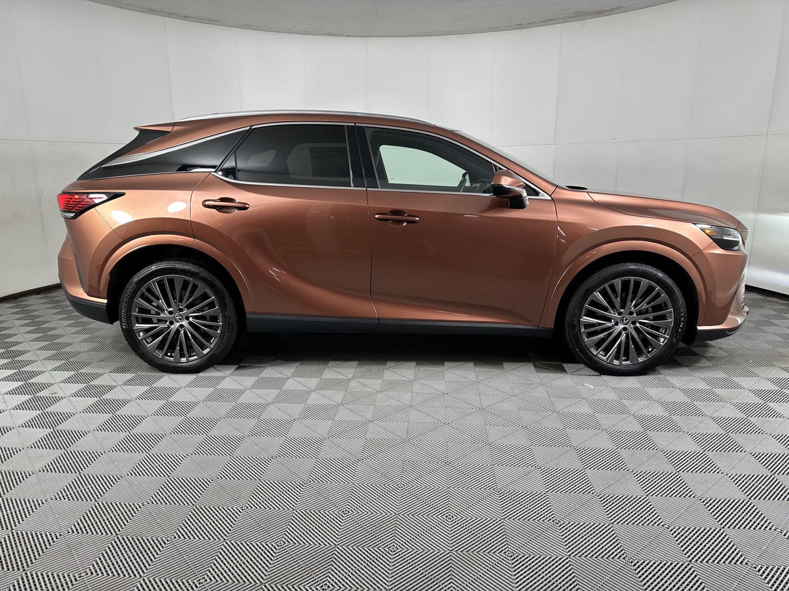Used 2023 Copper Crest Lexus RX 350h Luxury image 10