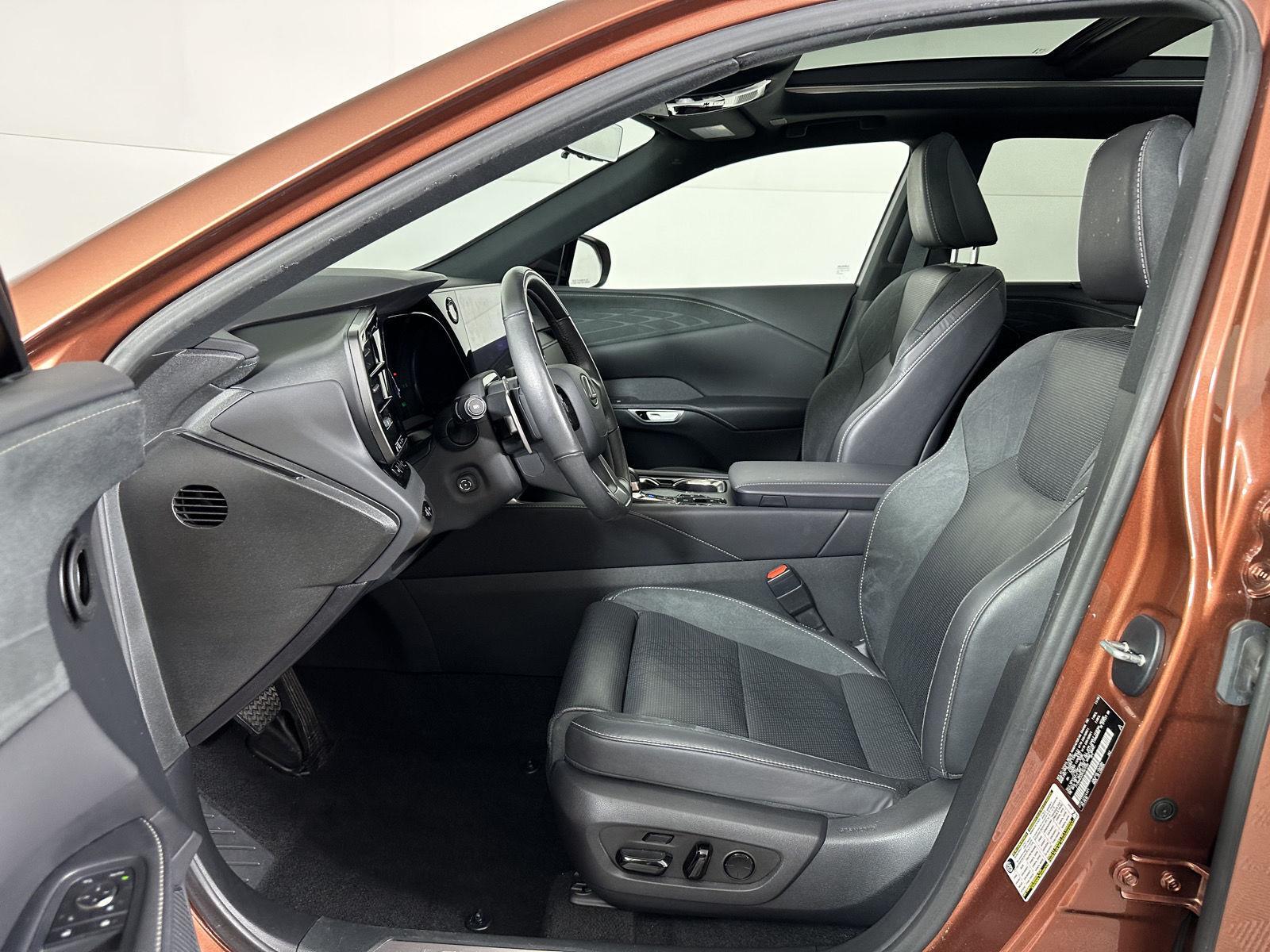 Used 2023 Copper Crest Lexus RX 350h Luxury image 13