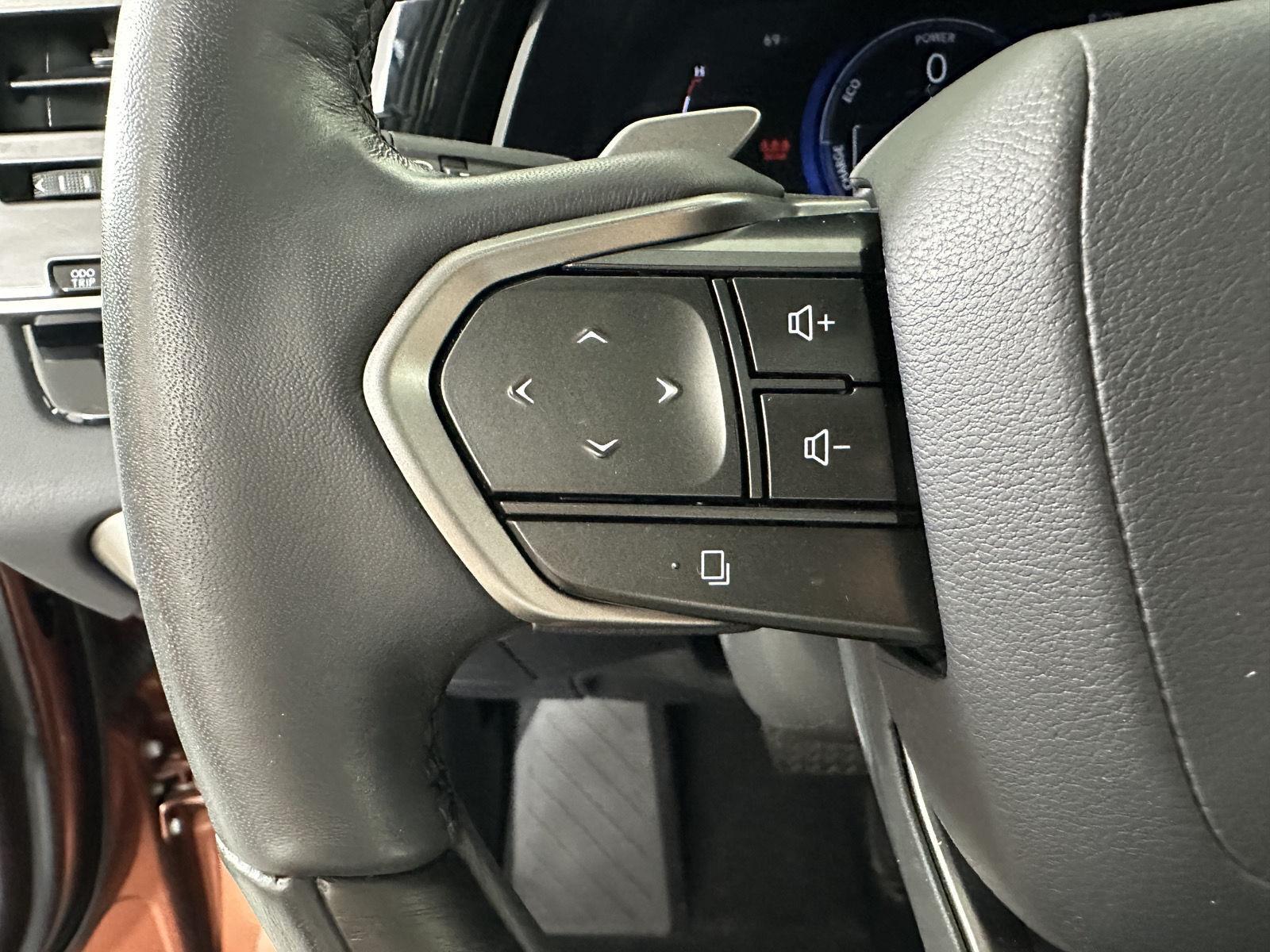Used 2023 Copper Crest Lexus RX 350h Luxury image 26
