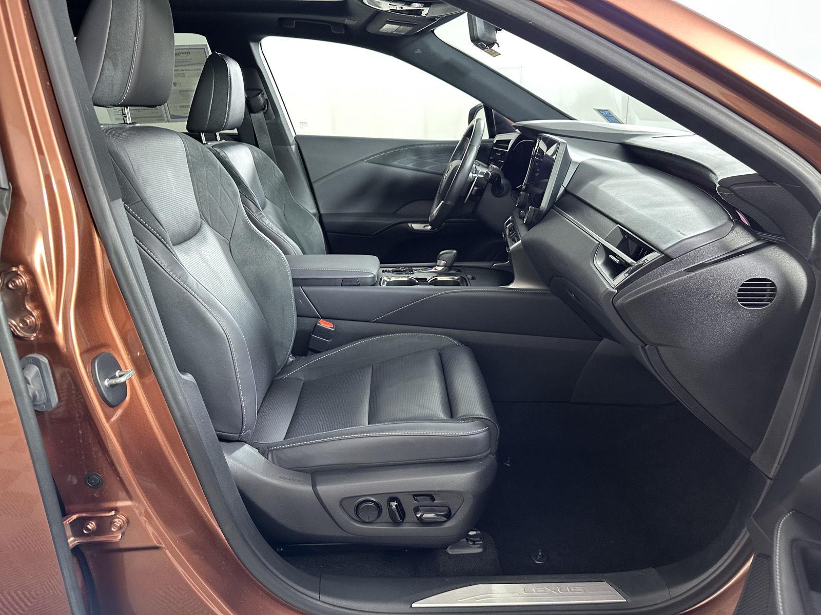Used 2023 Copper Crest Lexus RX 350h Luxury image 27