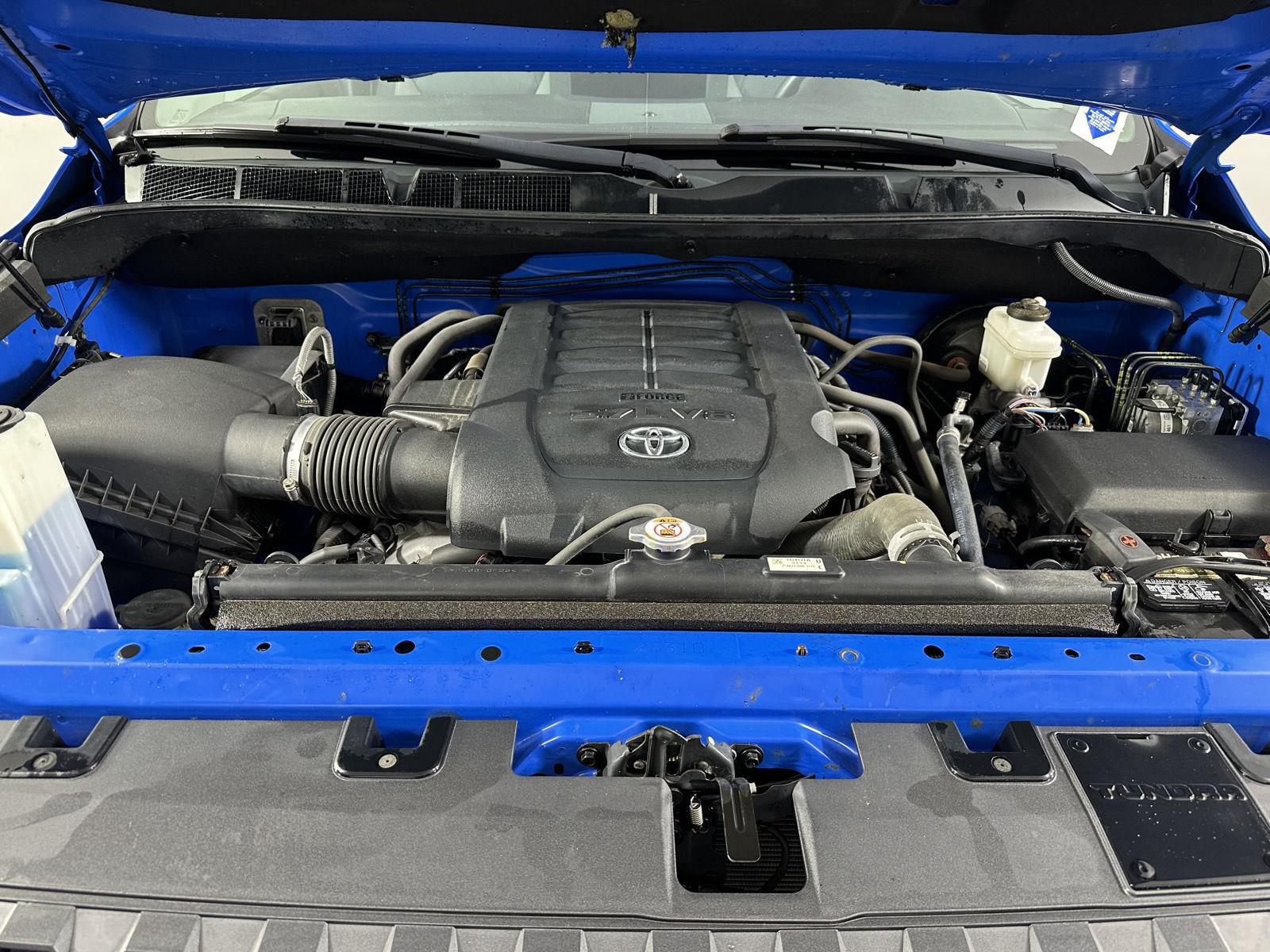 Used 2020 Voodoo Blue Toyota SR5 image 7