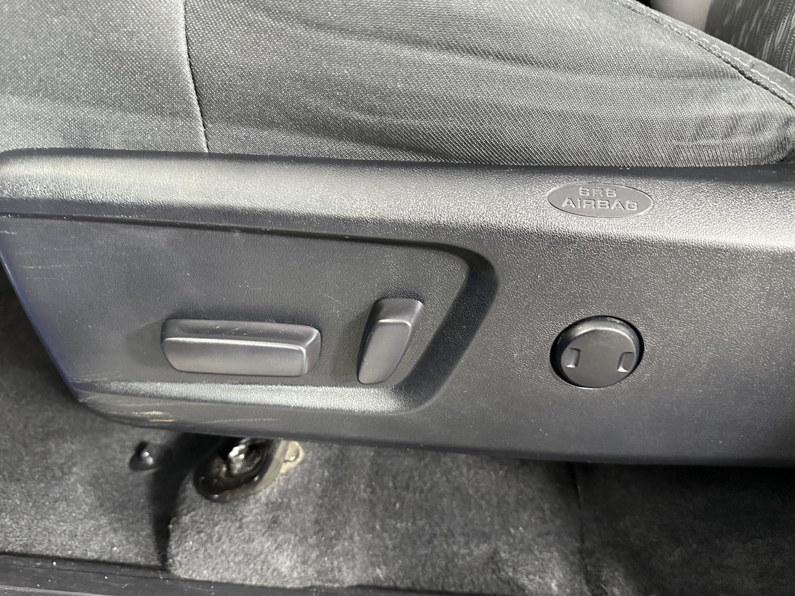 Used 2020 Voodoo Blue Toyota SR5 image 18