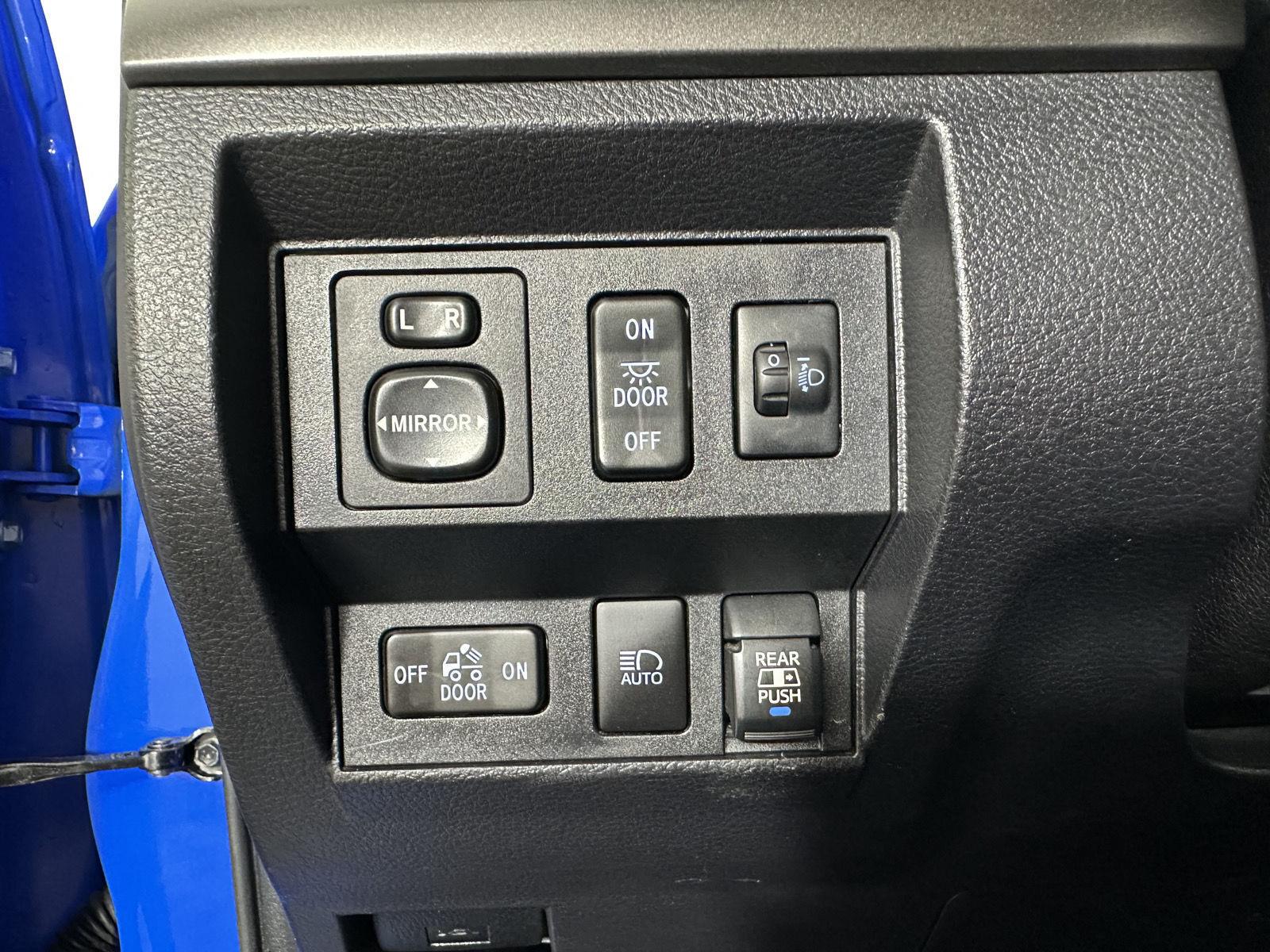 Used 2020 Voodoo Blue Toyota SR5 image 25