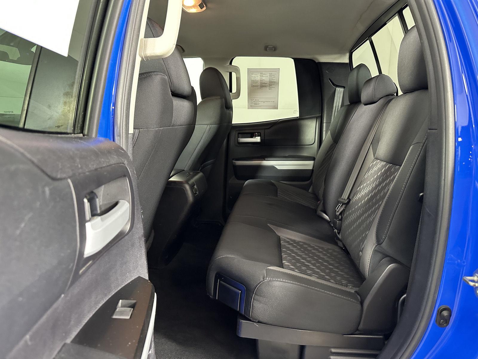 Used 2020 Voodoo Blue Toyota SR5 image 29