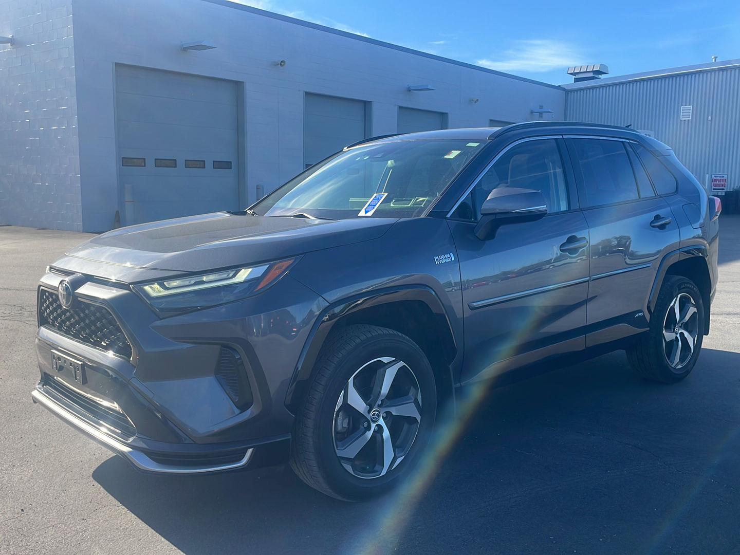 Used 2022 Magnetic Gray Metallic Toyota SE image 7