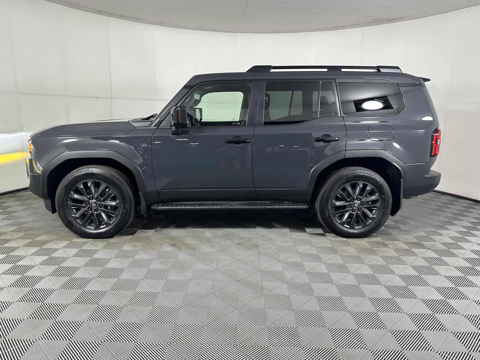Used 2025 Underground Toyota Base image 5