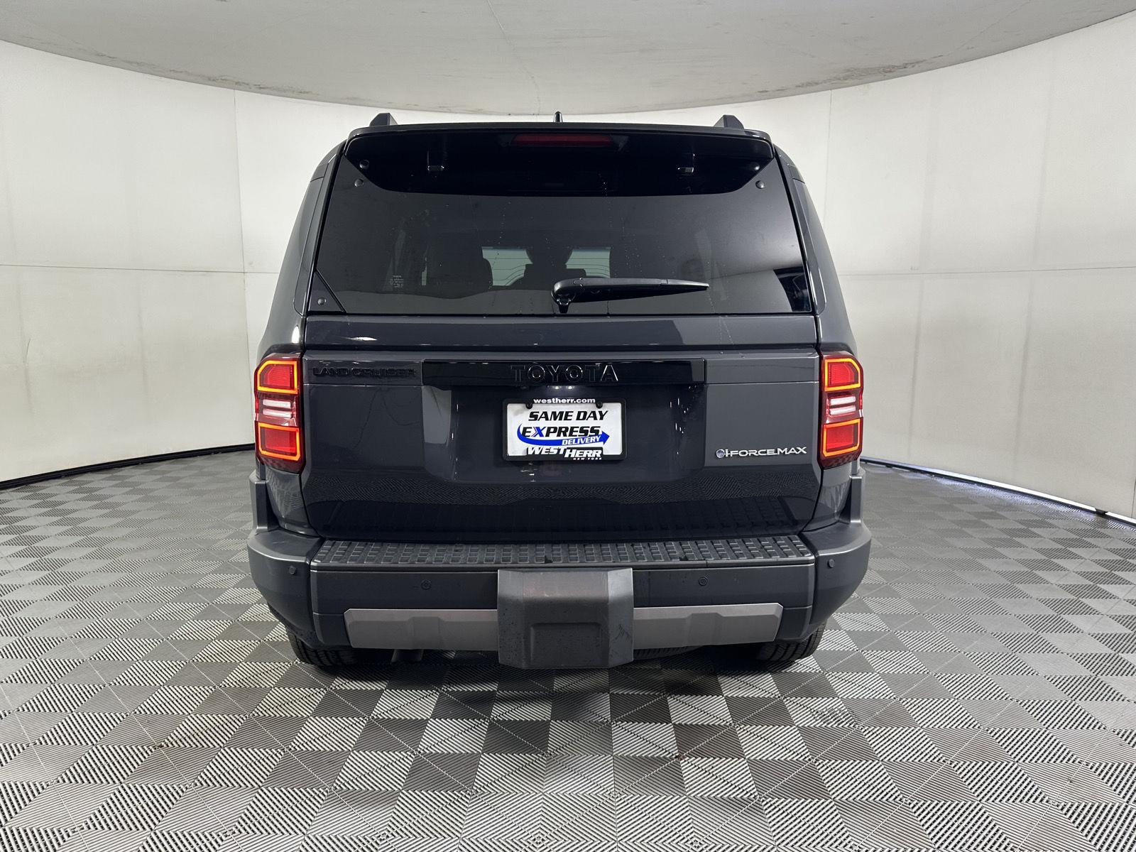 Used 2025 Underground Toyota Base image 9