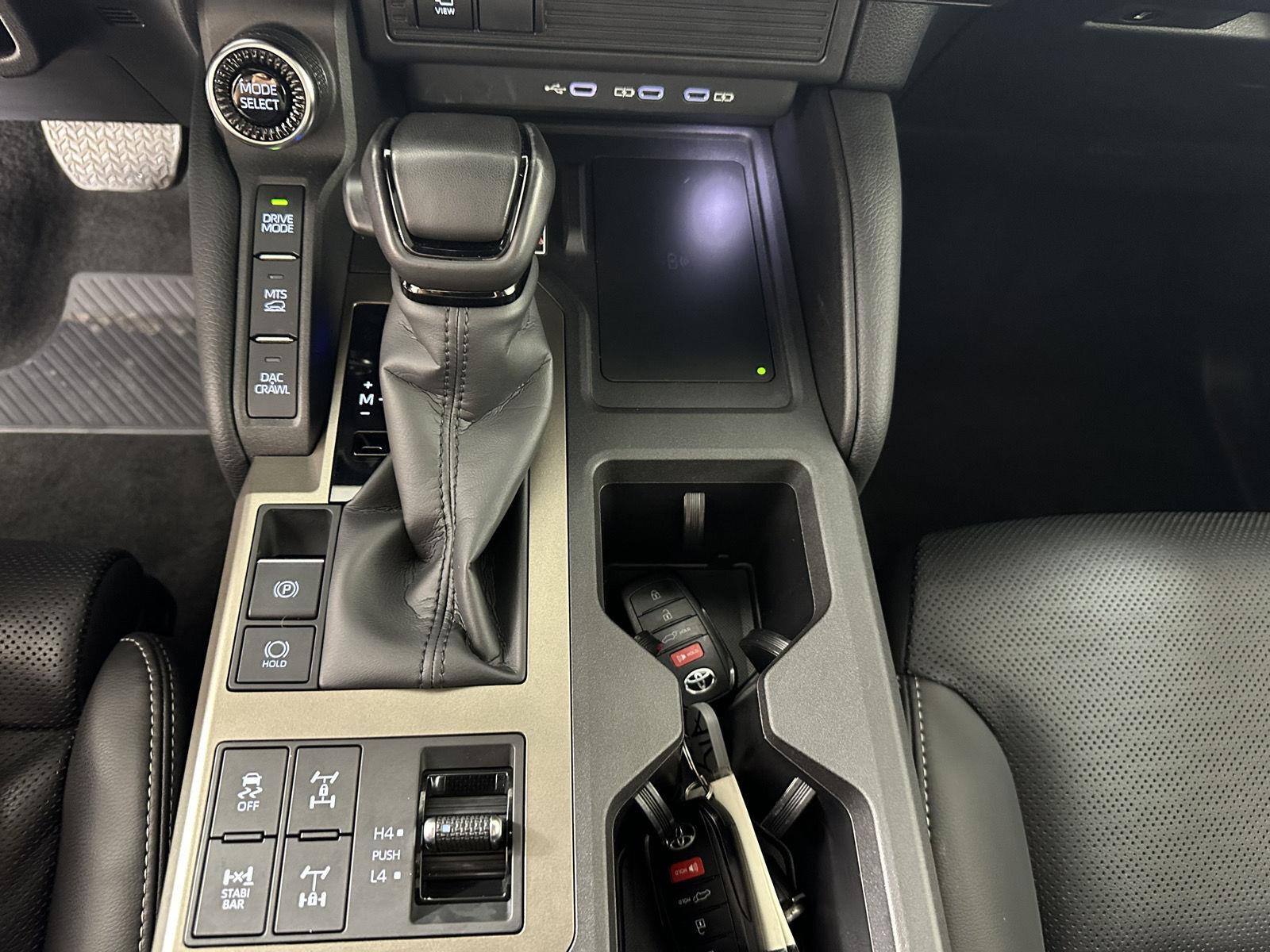 Used 2025 Underground Toyota Base image 20