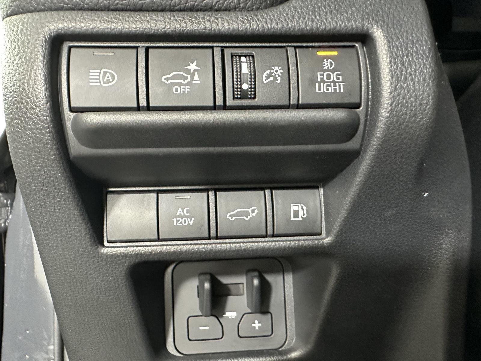 Used 2025 Underground Toyota Base image 27