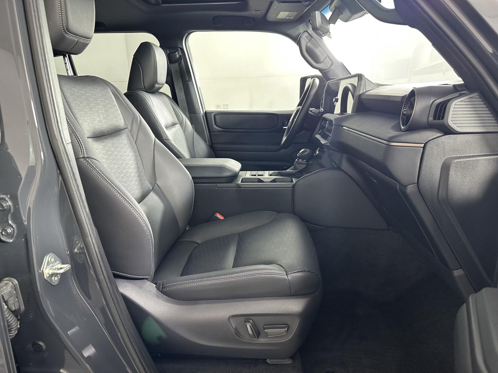 Used 2025 Underground Toyota Base image 28