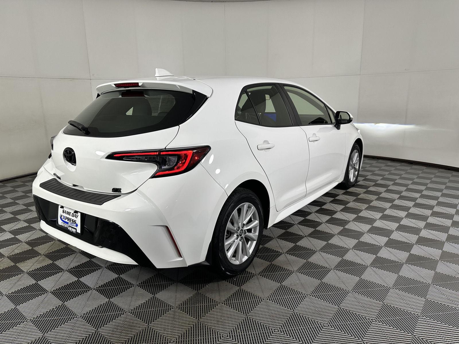 Certified Used 2024 Ice Cap Toyota SE image 8