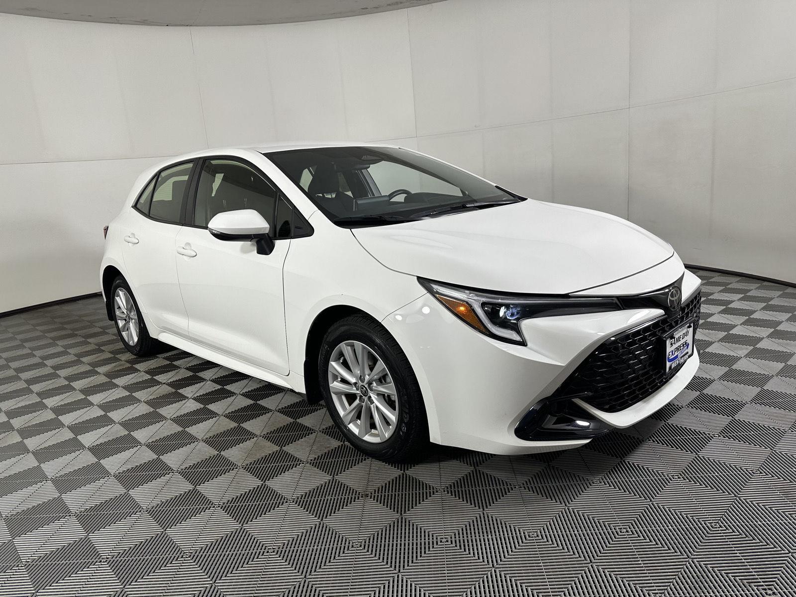Certified Used 2024 Ice Cap Toyota SE image 11